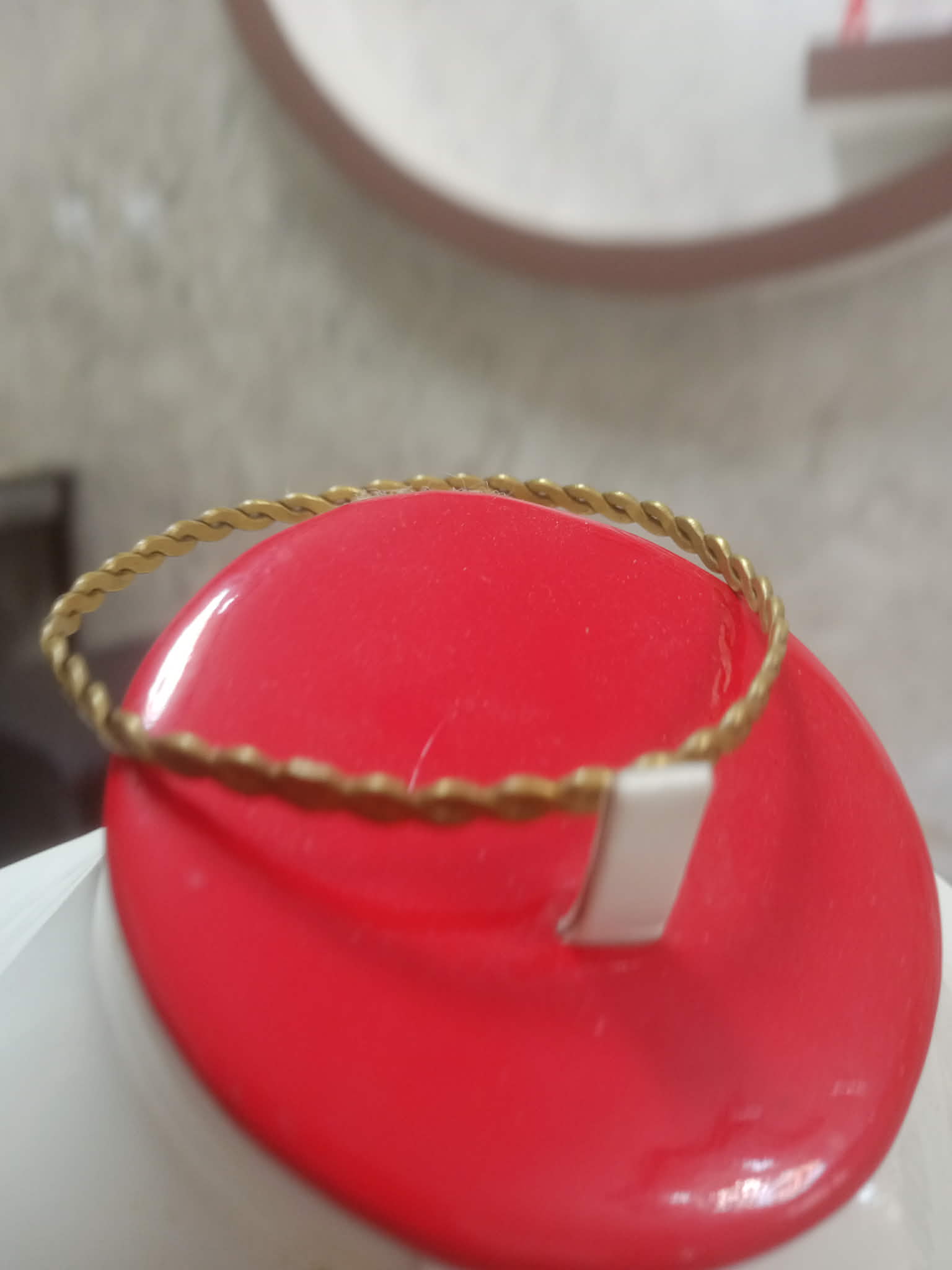 سوار مبروم من نحاس أصفر حر