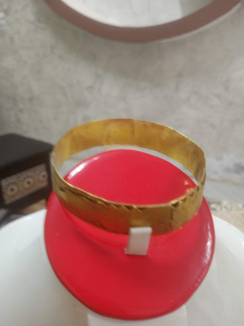 سوار قديم من نحاس أصفر حر
