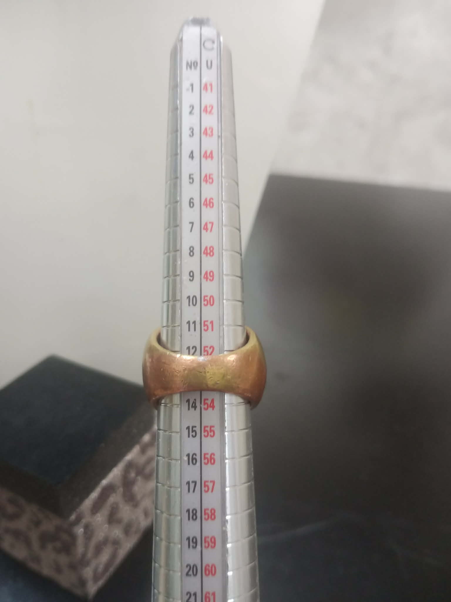 خاتم تحفة من نحاس ومرصع بحجر عقيق طبيعي