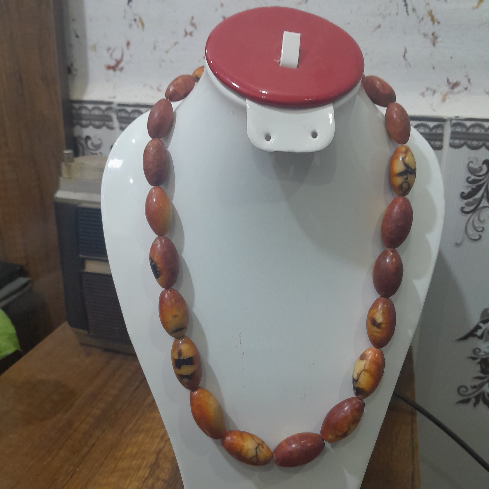 عقد من مرجان طبيعي