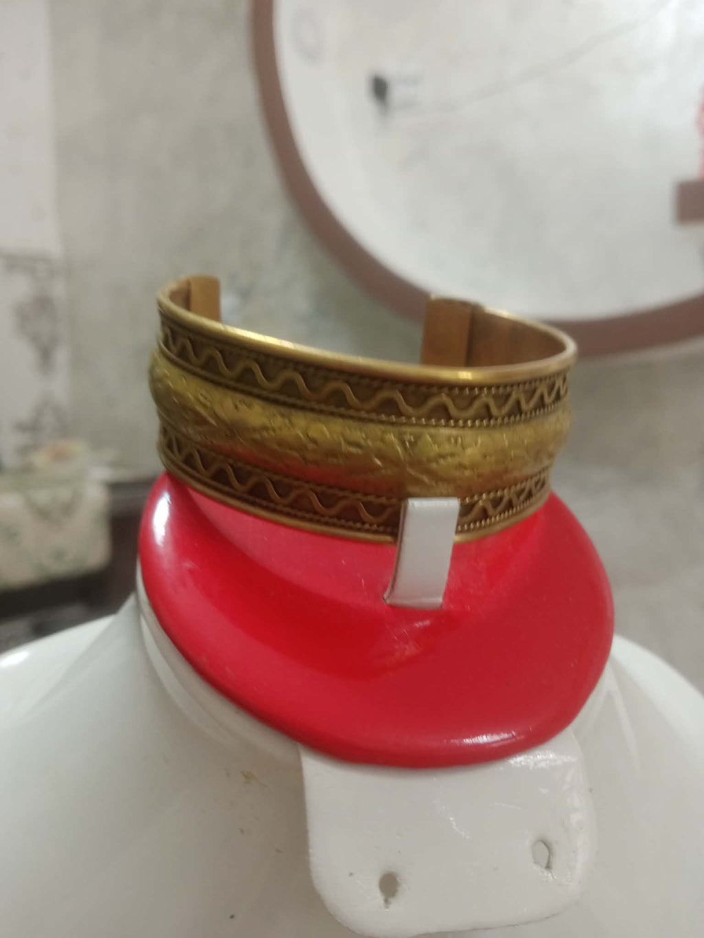سوار قديم من نحاس أصفر حر