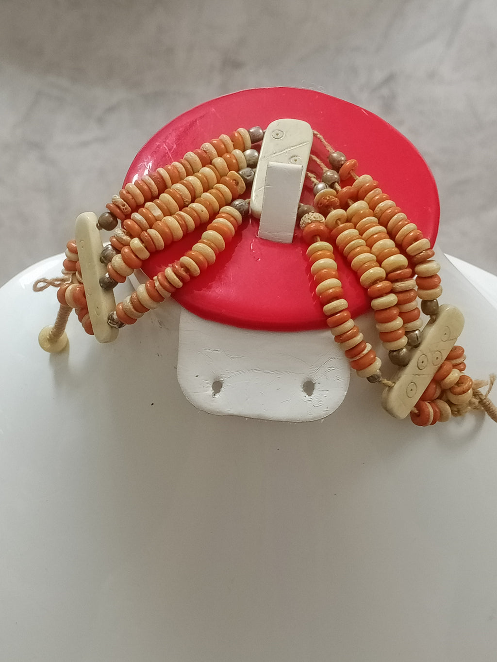 سوار قديم من عاج