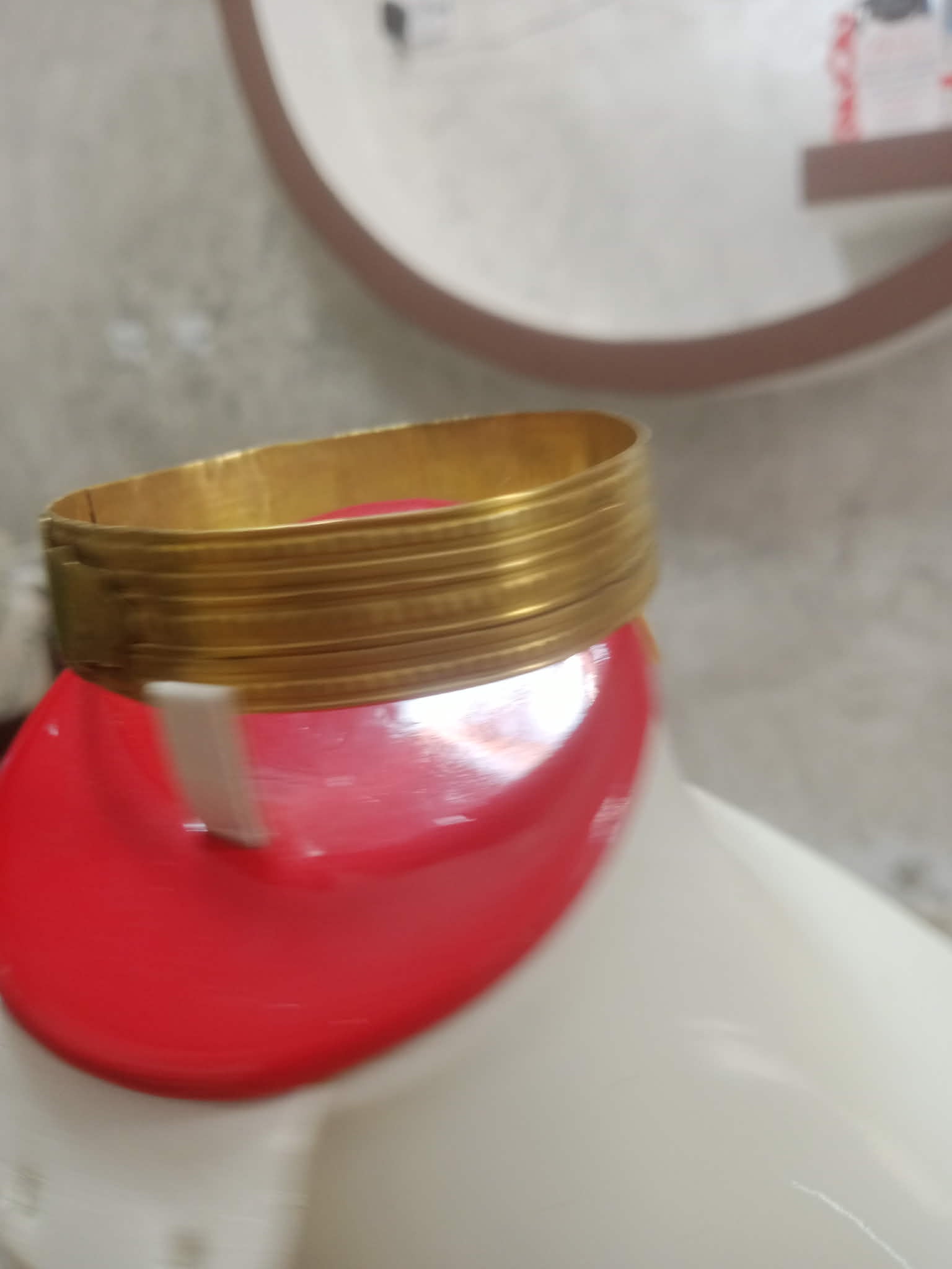 سوار قديم من نحاس أصفر حر