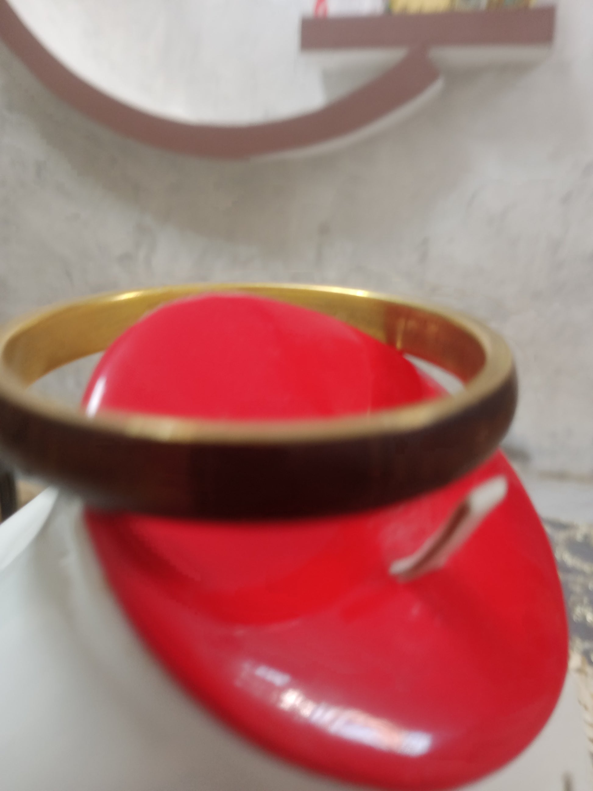سوار قديم من نحاس قطره 7 سم