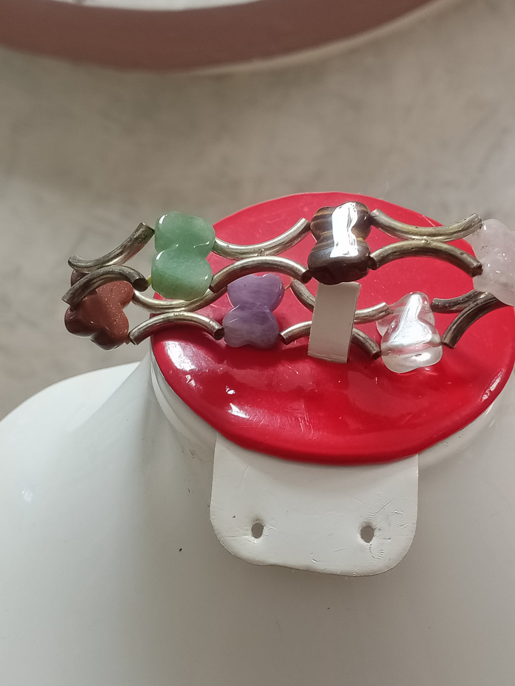 سوار تحفة بأحجار طبيعية