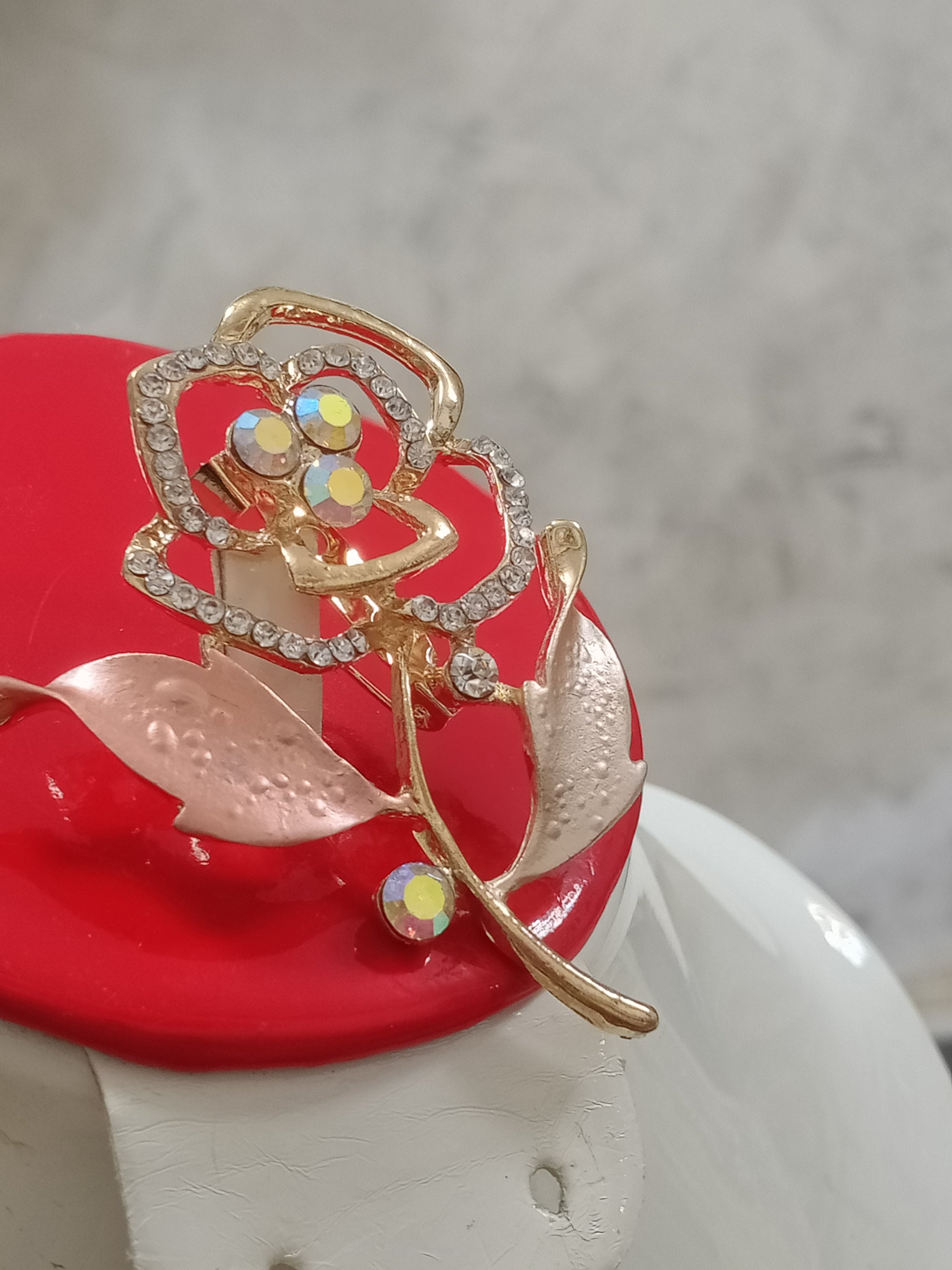 بروش تحفة من بلاكي فرنسي