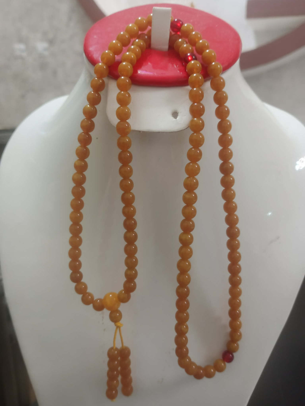 سبحة من كهرمان طبيعي