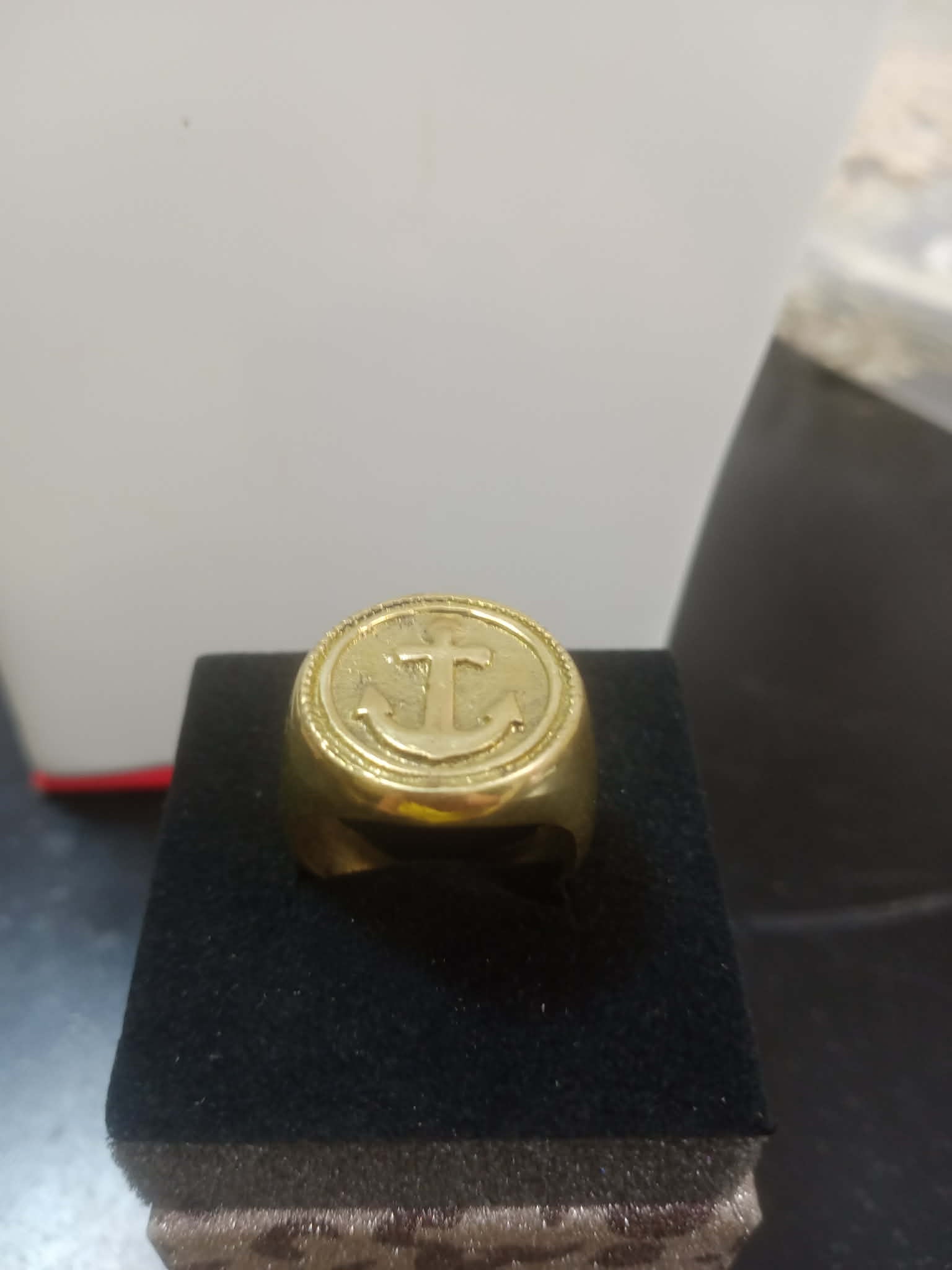 خاتم قديم من نحاس أصفر حر