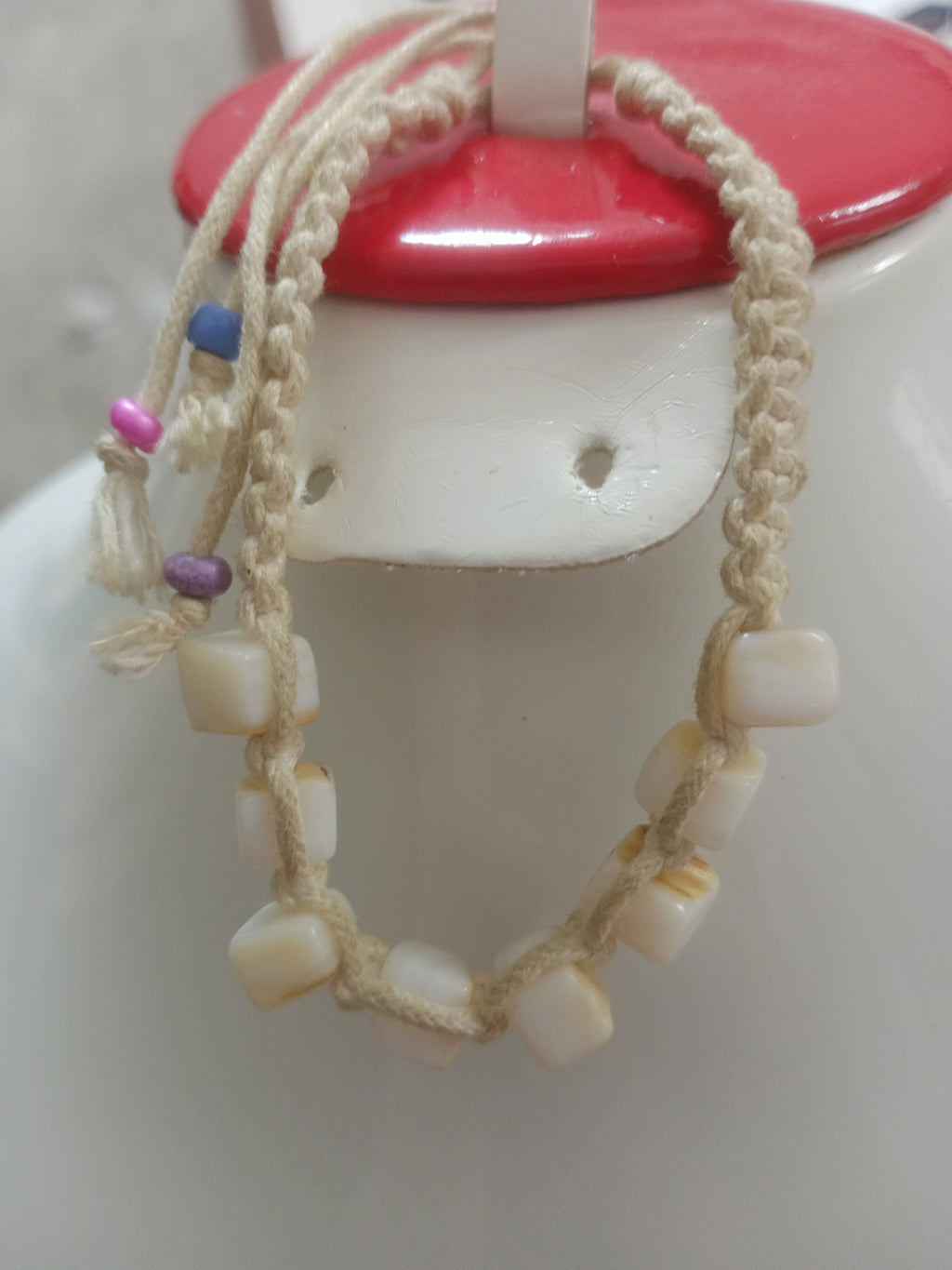 سوار بأحجار طبيعية