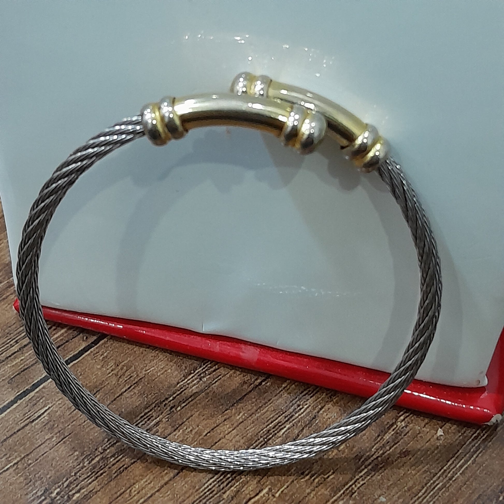 سوار تحفة من نحاس