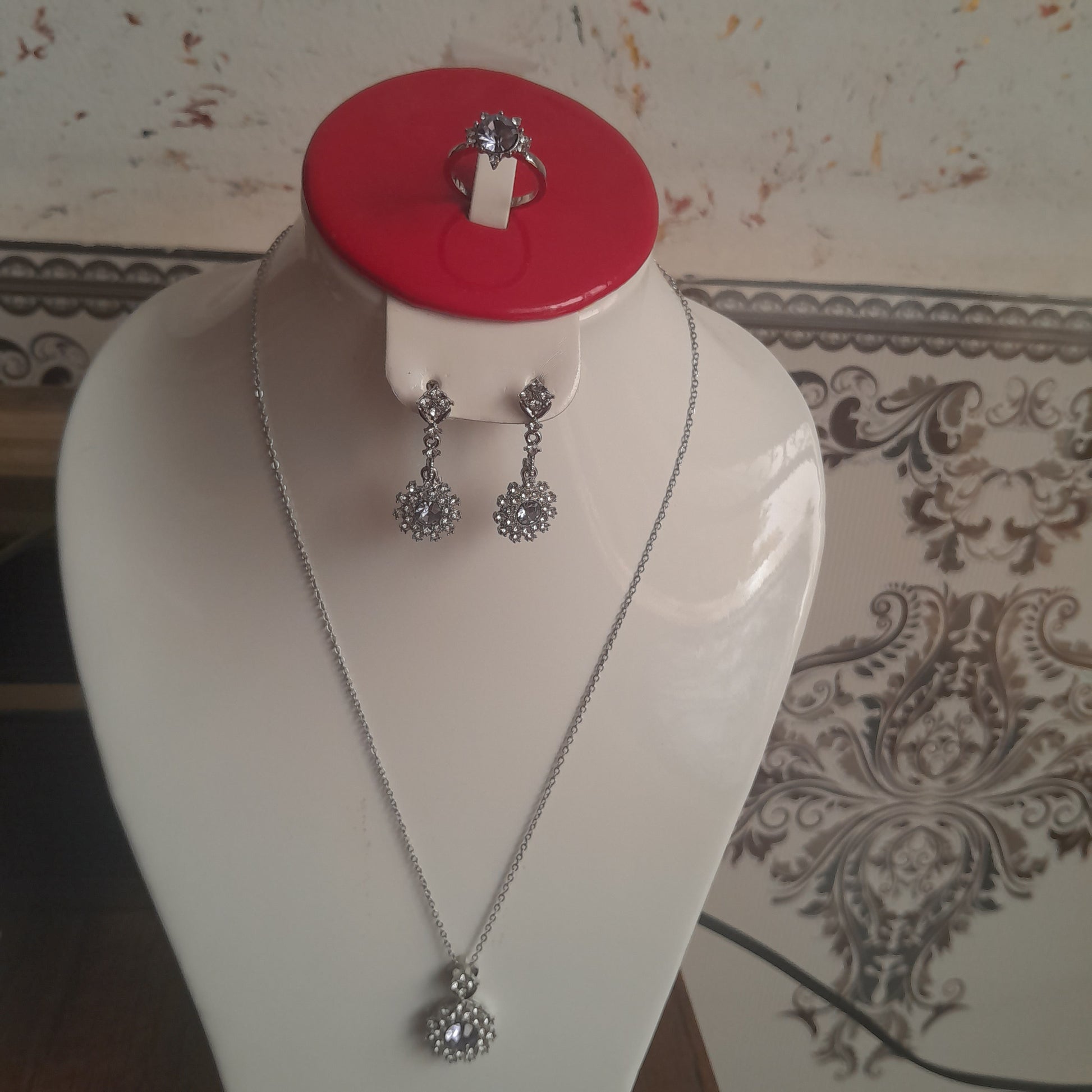 طقم مطلي بالفضة