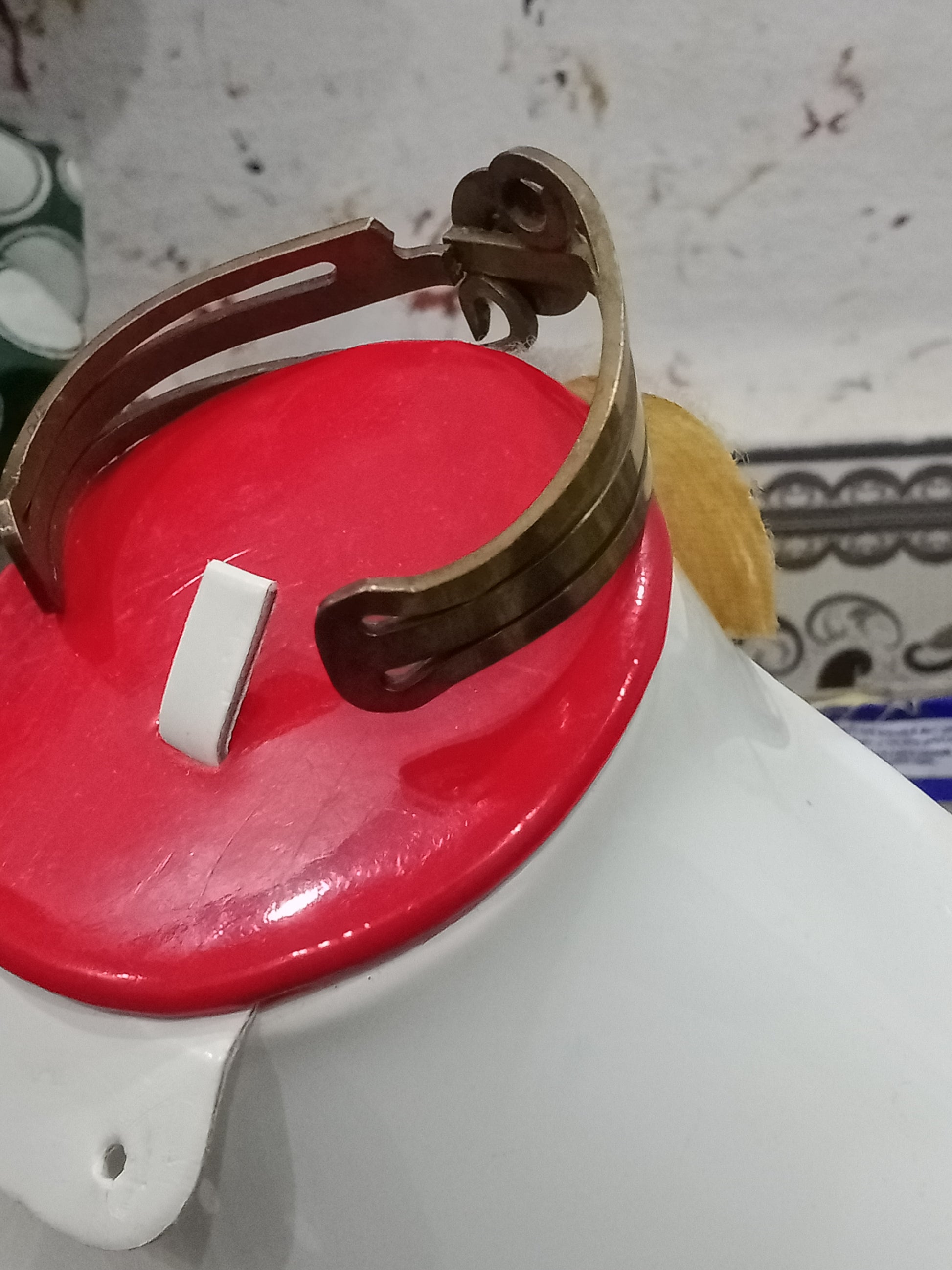 سوار قديم من نحاس