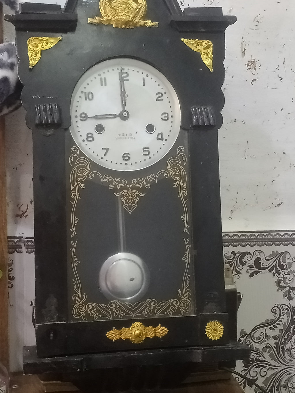 ساعة حائط قديمة ميكانيك تعمل جيدا