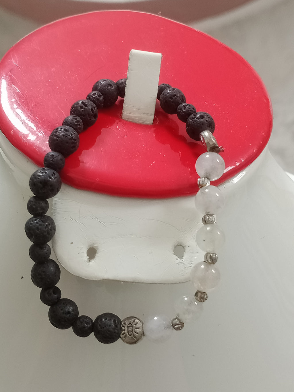 سوار من احجار طبيعية