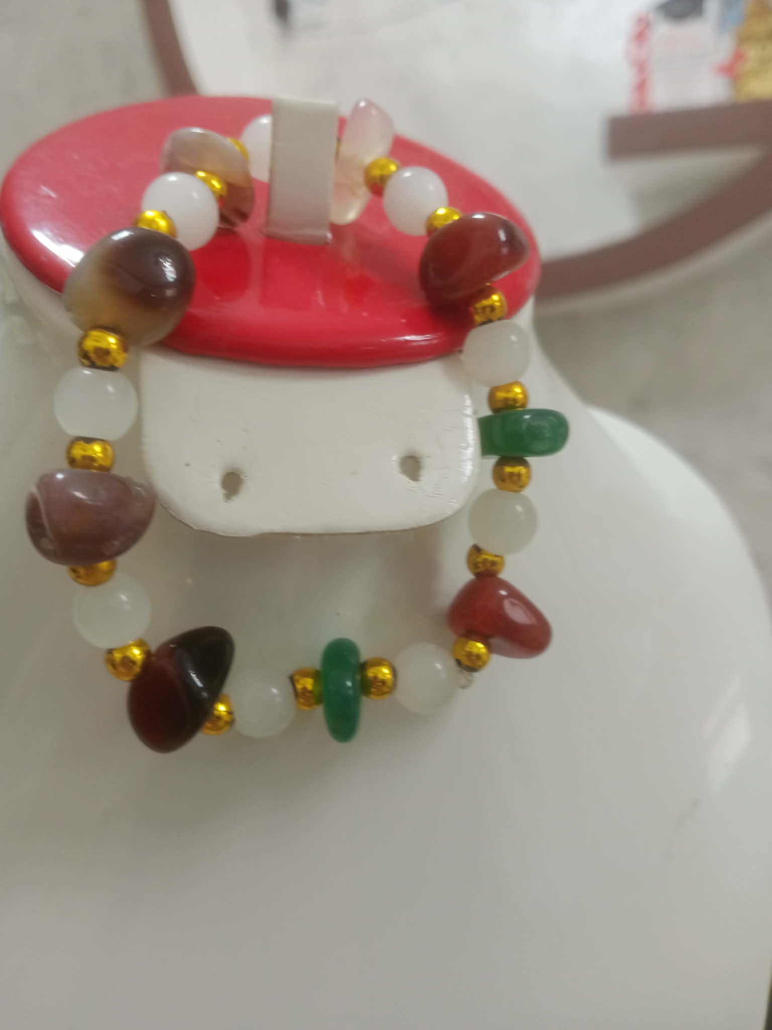 سوار بأحجار طبيعية