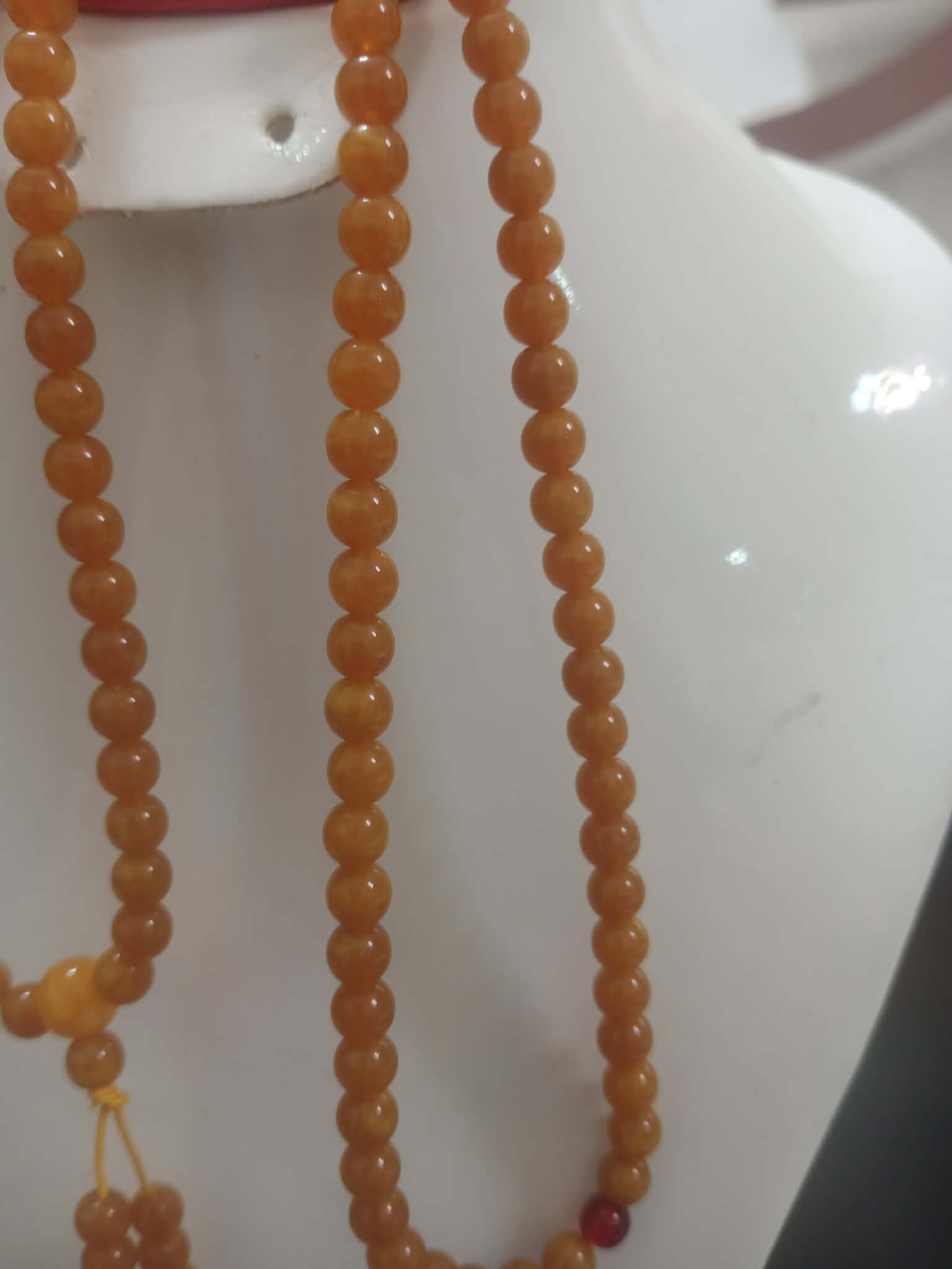 سبحة من كهرمان طبيعي
