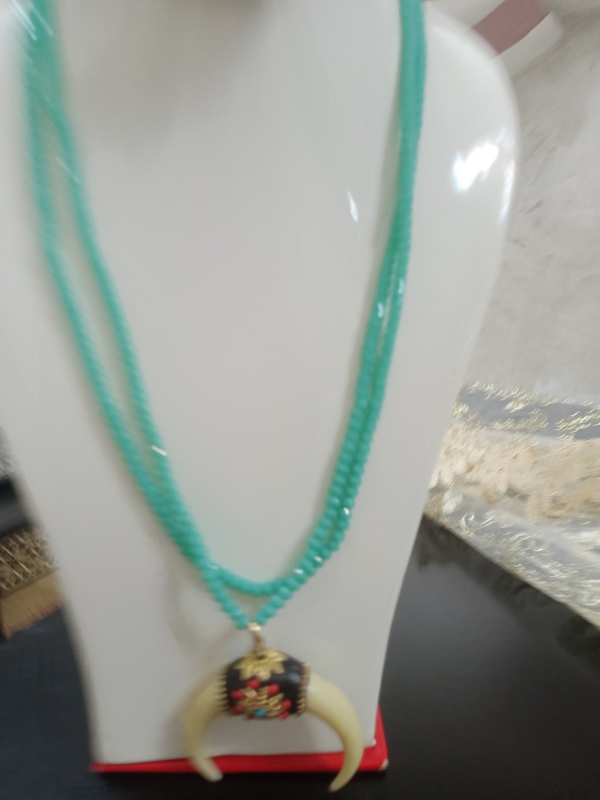 عقد طويل من حجر الامازونيت الطبيعي