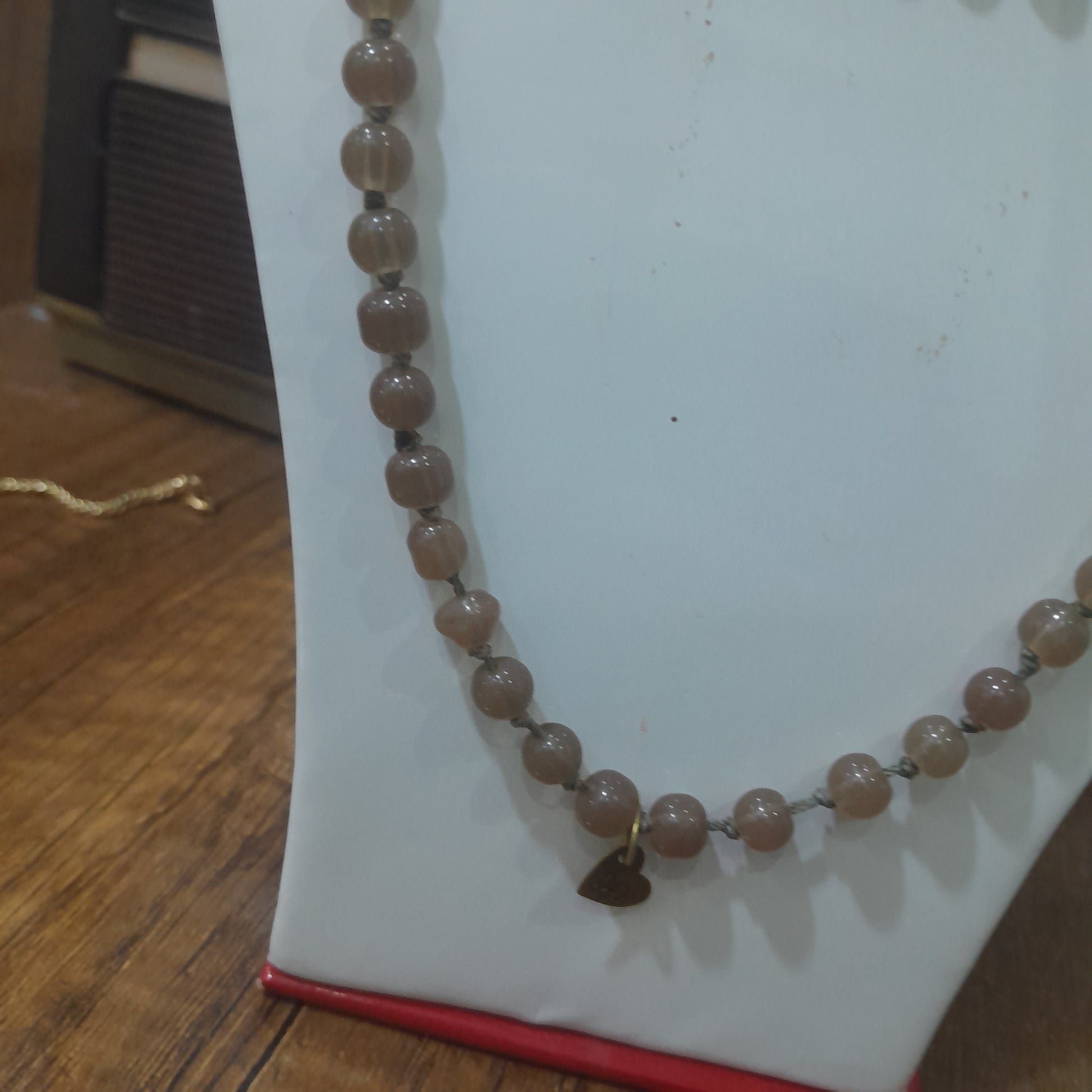 عقد طويل من عقيق طبيعي