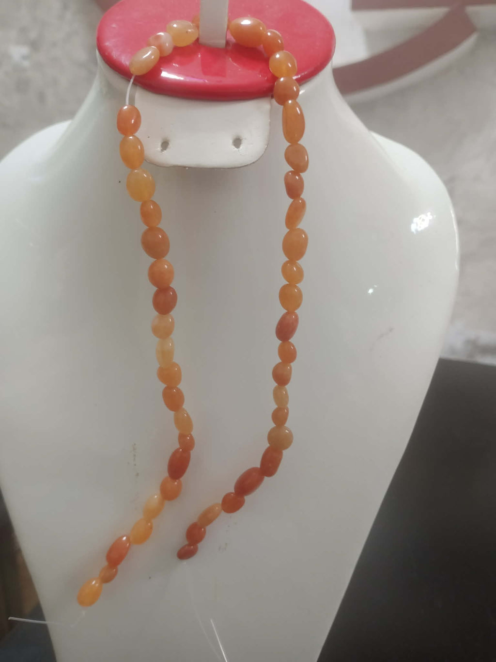 خيط من أحجار عقيق طبيعي