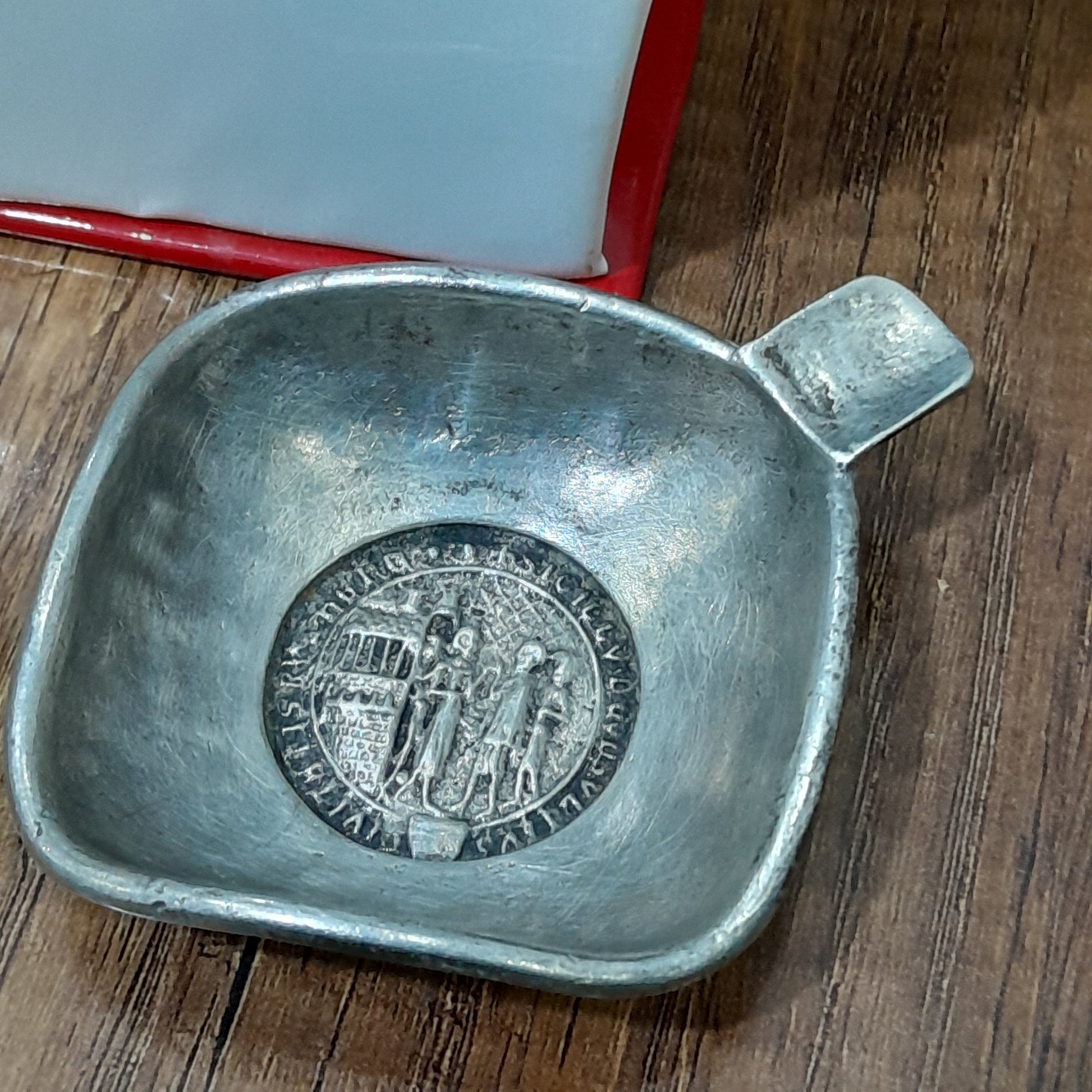 ancienne Coupelle Etain de la Fontaine Paris 7 cm