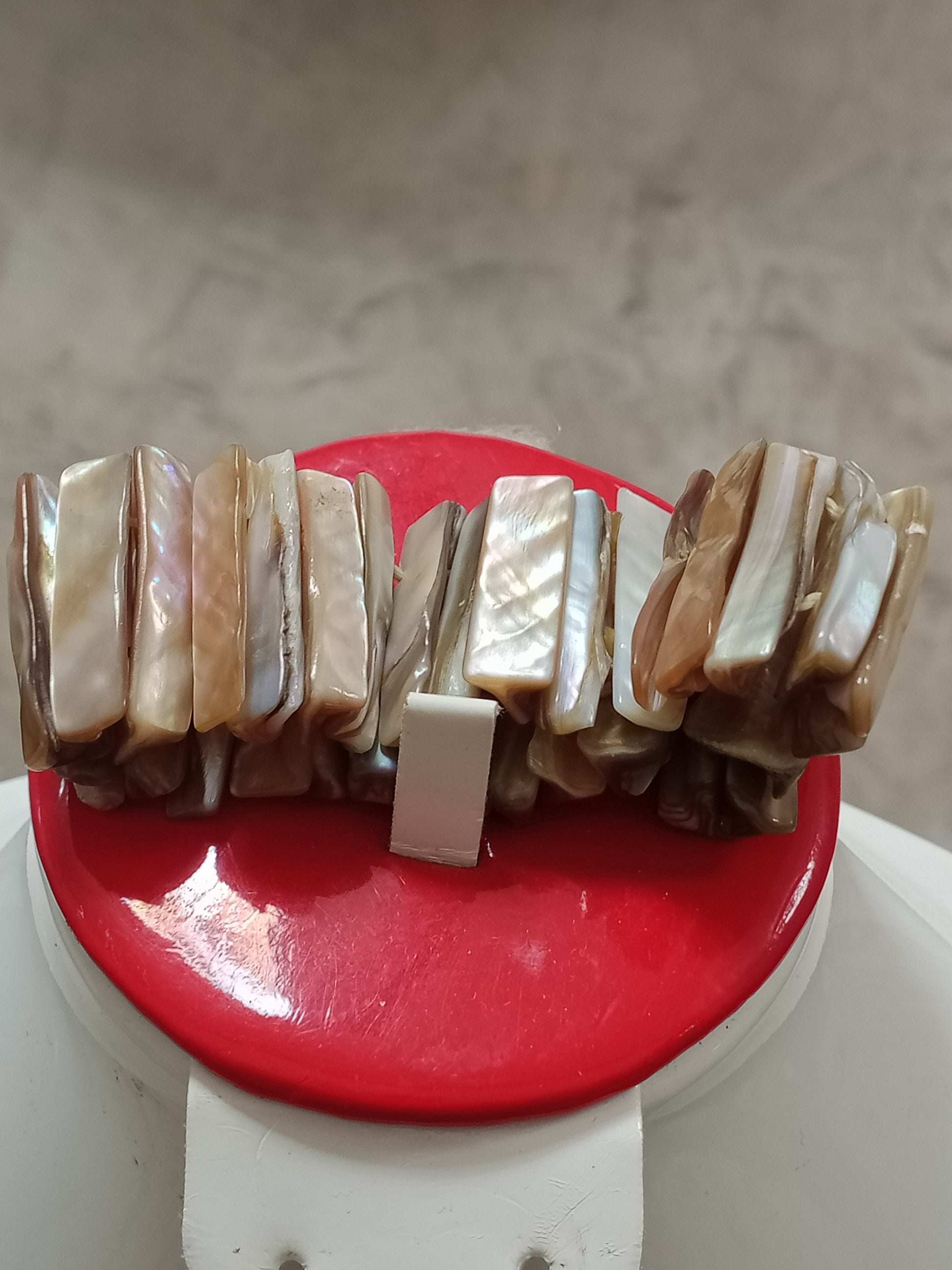 سوار من صدف طبيعي