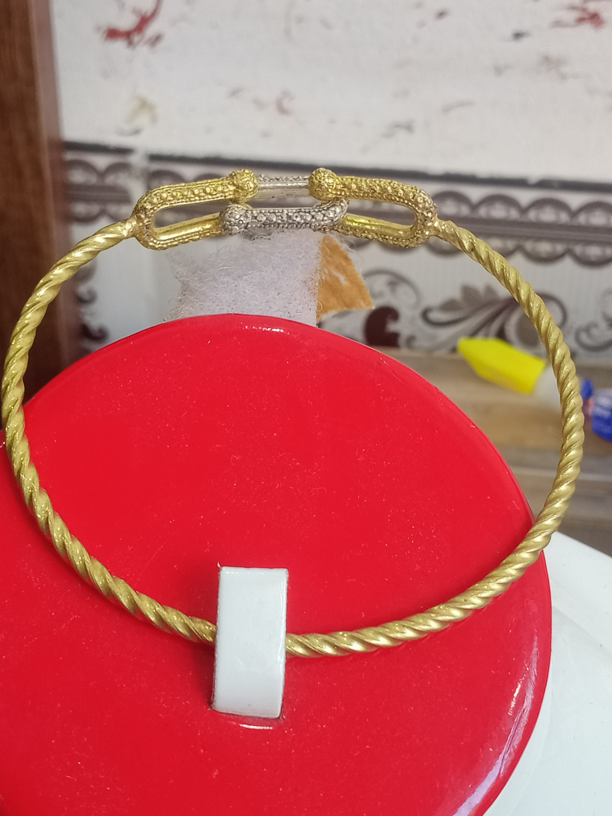 سوار تحفة من نحاس