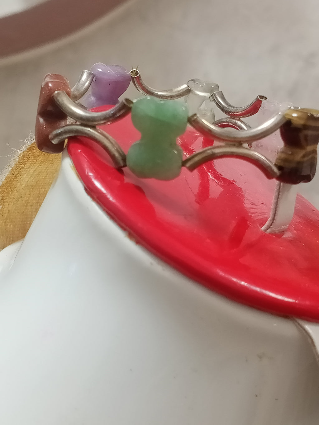 سوار تحفة بأحجار طبيعية