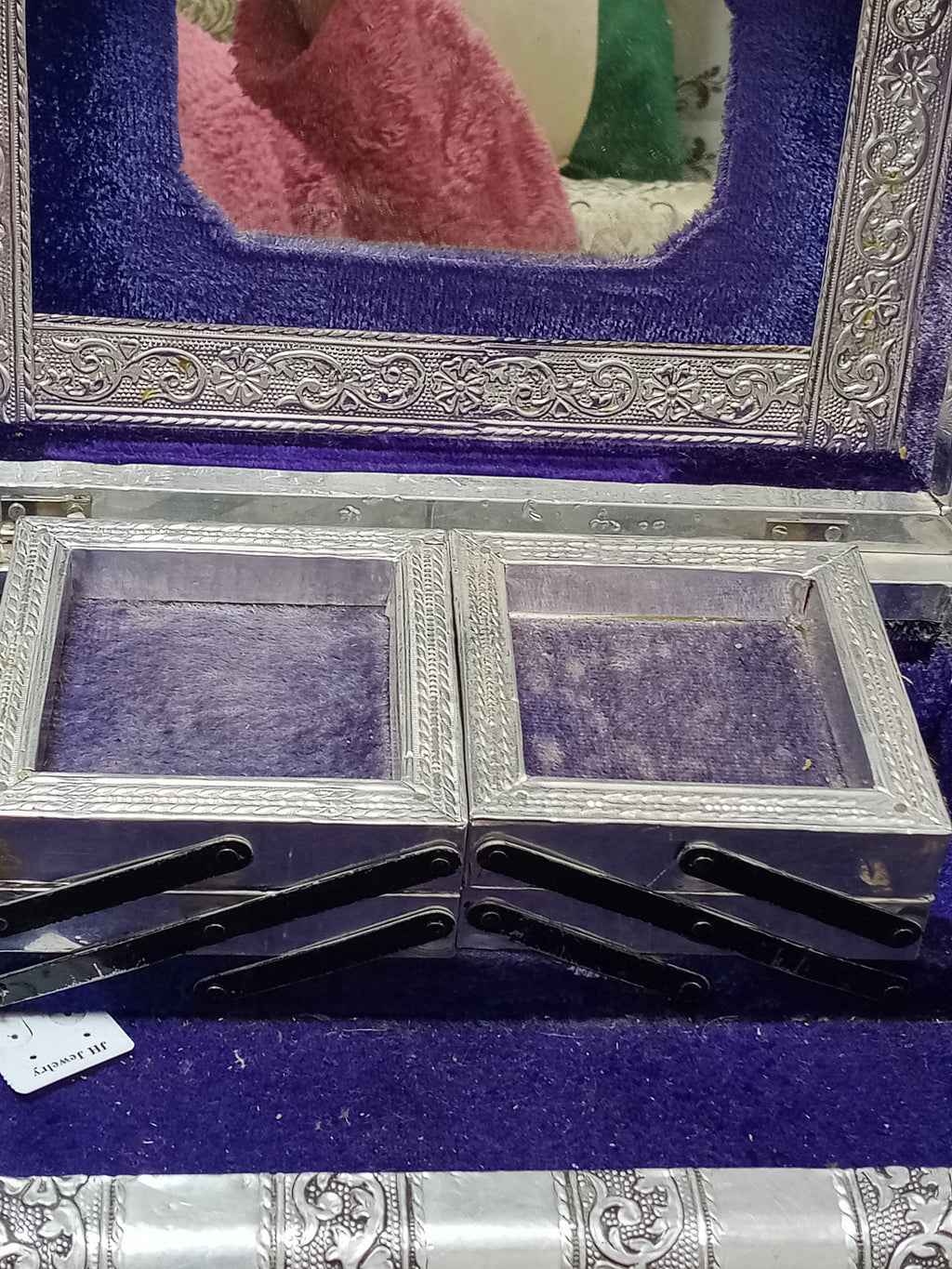 صندوق مجوهرات تحفة علية نقوش جميلة