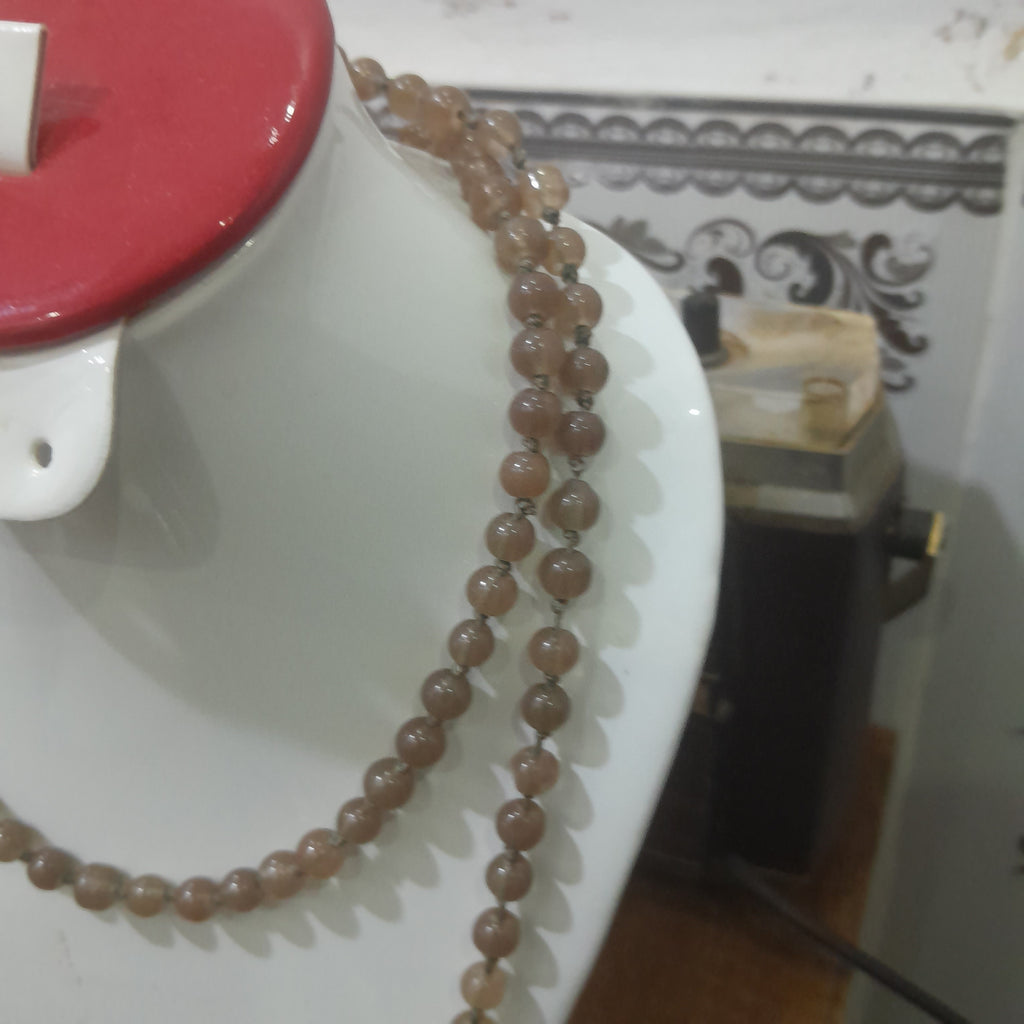 عقد طويل من عقيق طبيعي