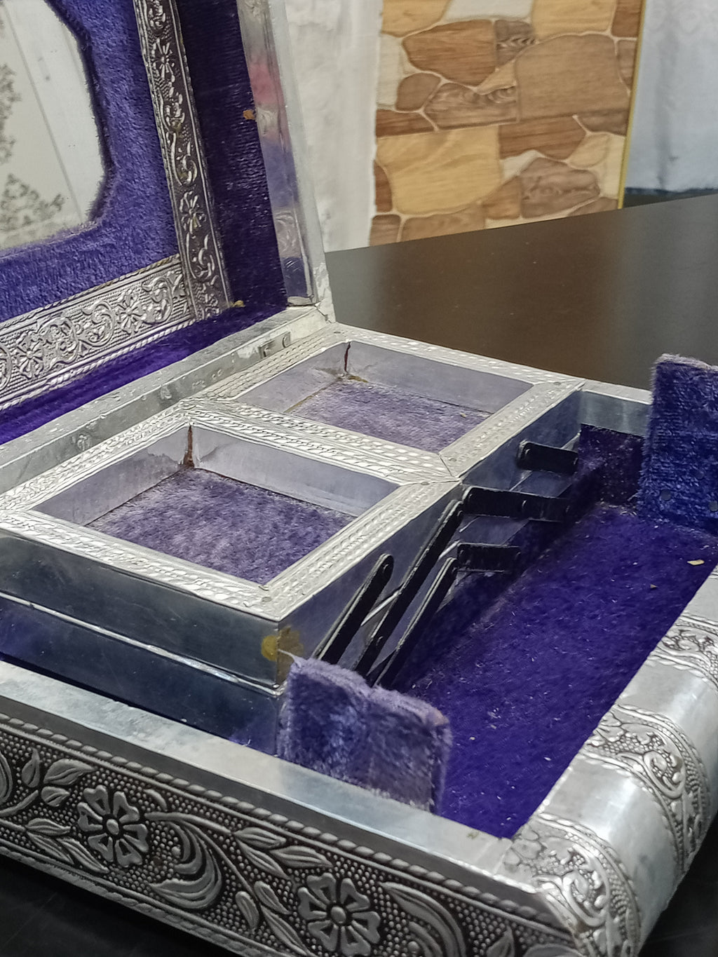 صندوق مجوهرات تحفة علية نقوش جميلة
