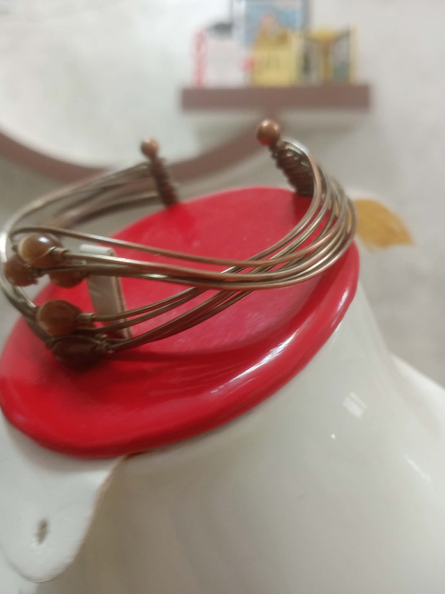 سوار تحفة بأحجار عين الهر