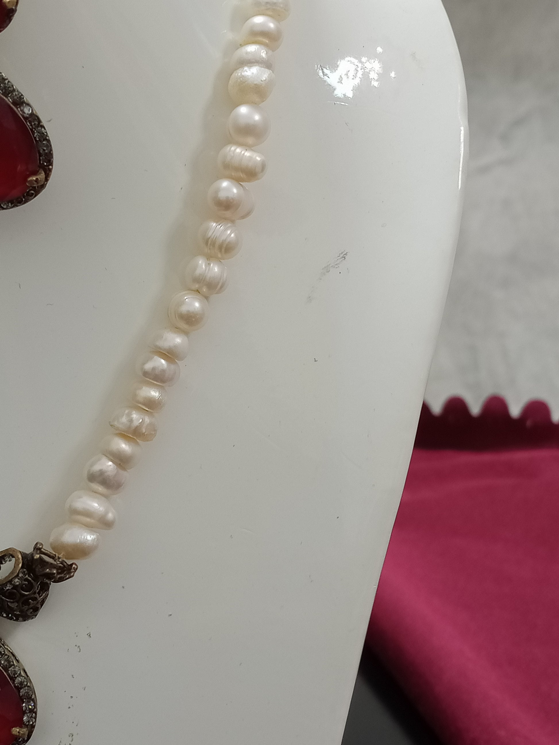 طقم تحفة من لؤلؤ طبيعي