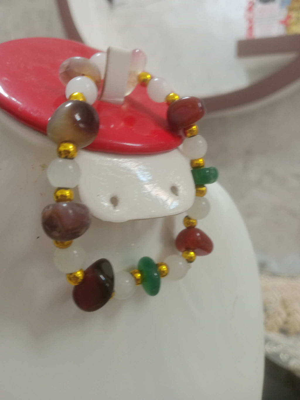 سوار بأحجار طبيعية