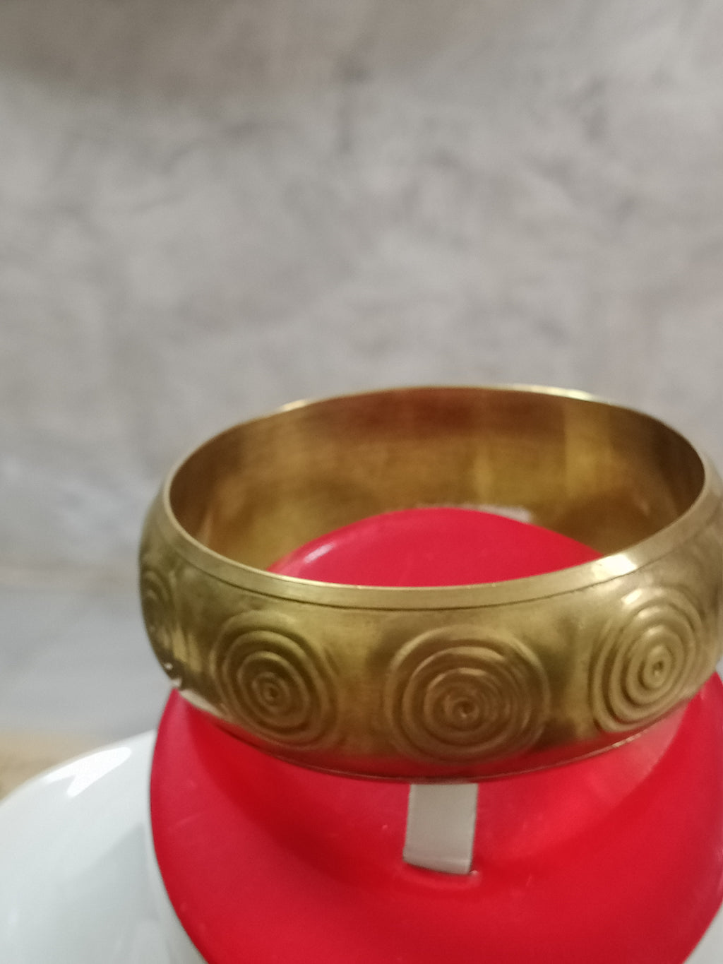 سوار تحفة من نحاس اصفر حر