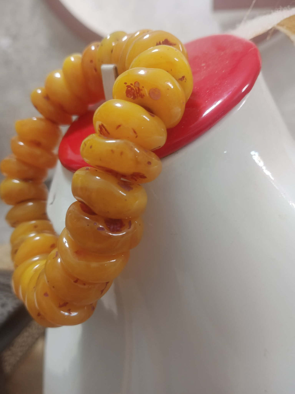 سوار من لبان طبيعي