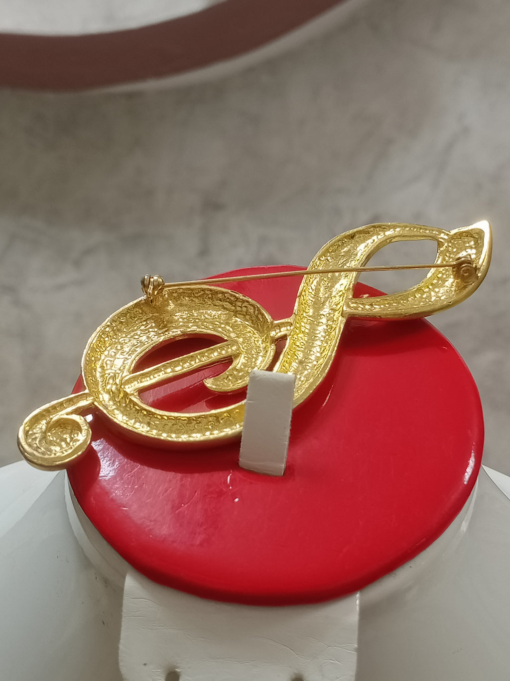 بروش تحفة من بلاكي فرنسي