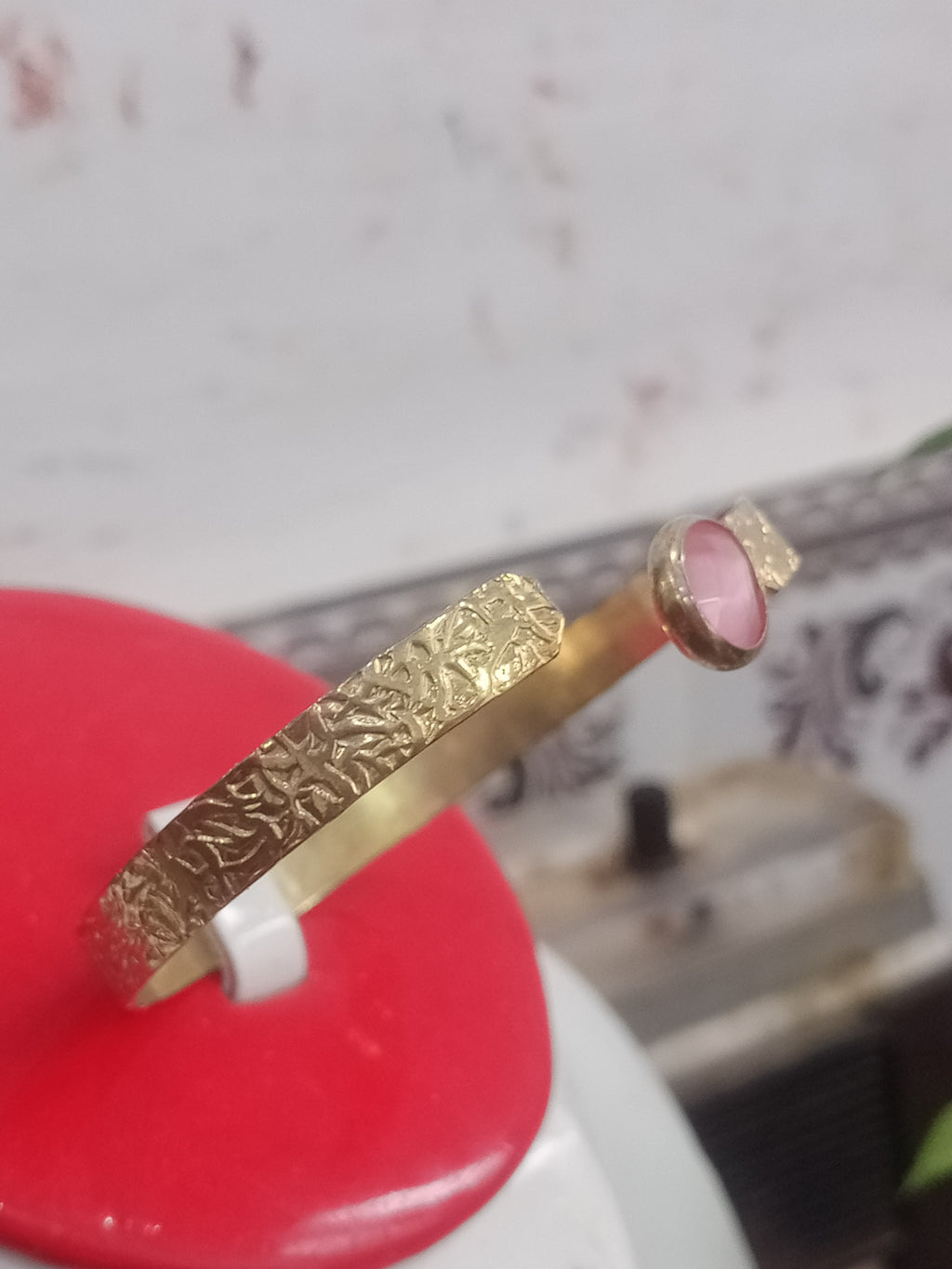 سوار من بلاكي مرصع بحجر عين الهر