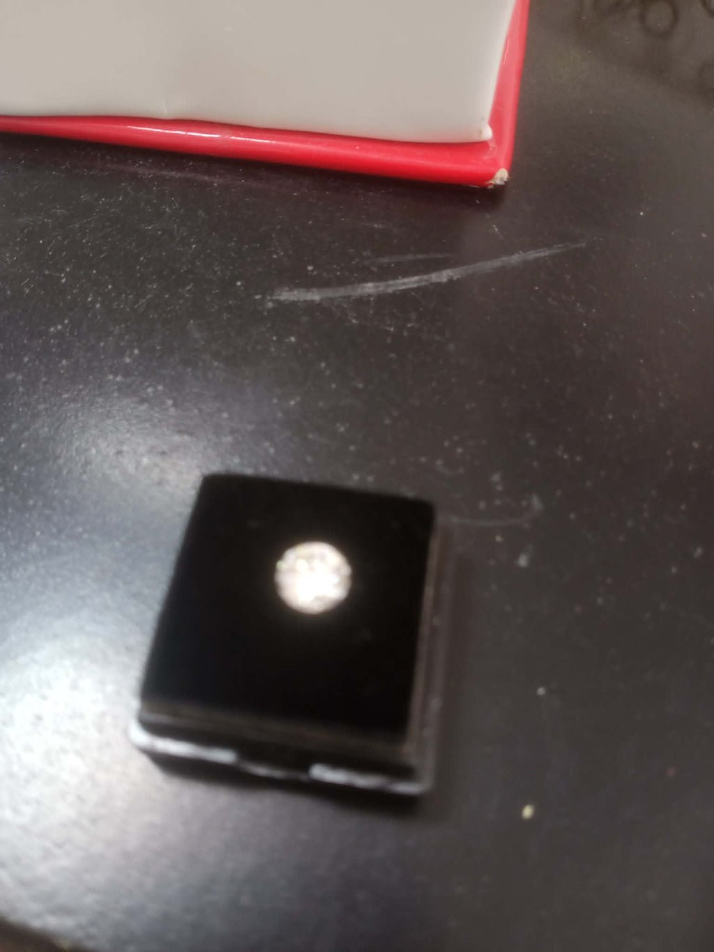حجر ماسونيت 1 قيراط مع الشهادة
