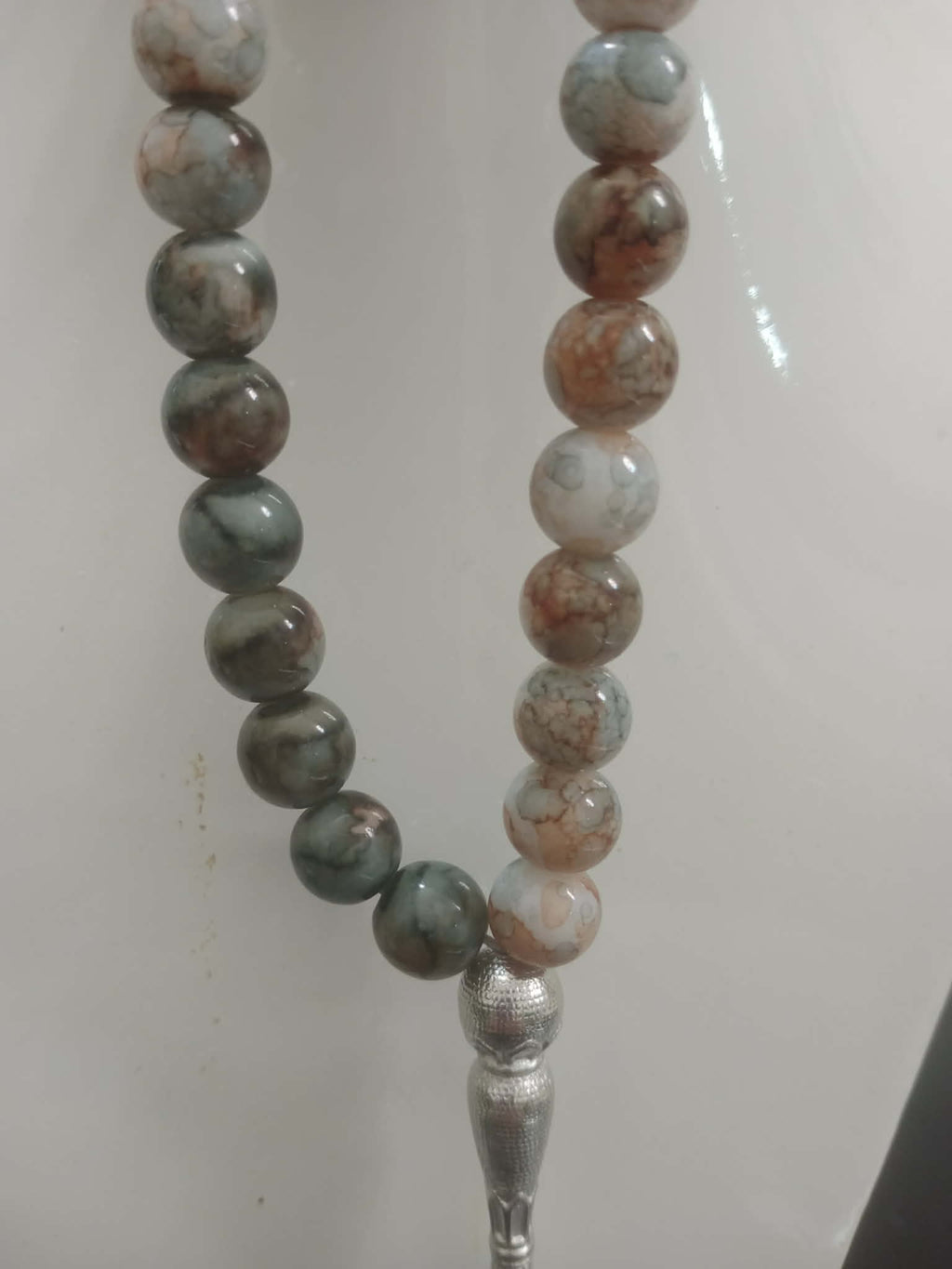 سبحة من أحجار عقيق طبيعي