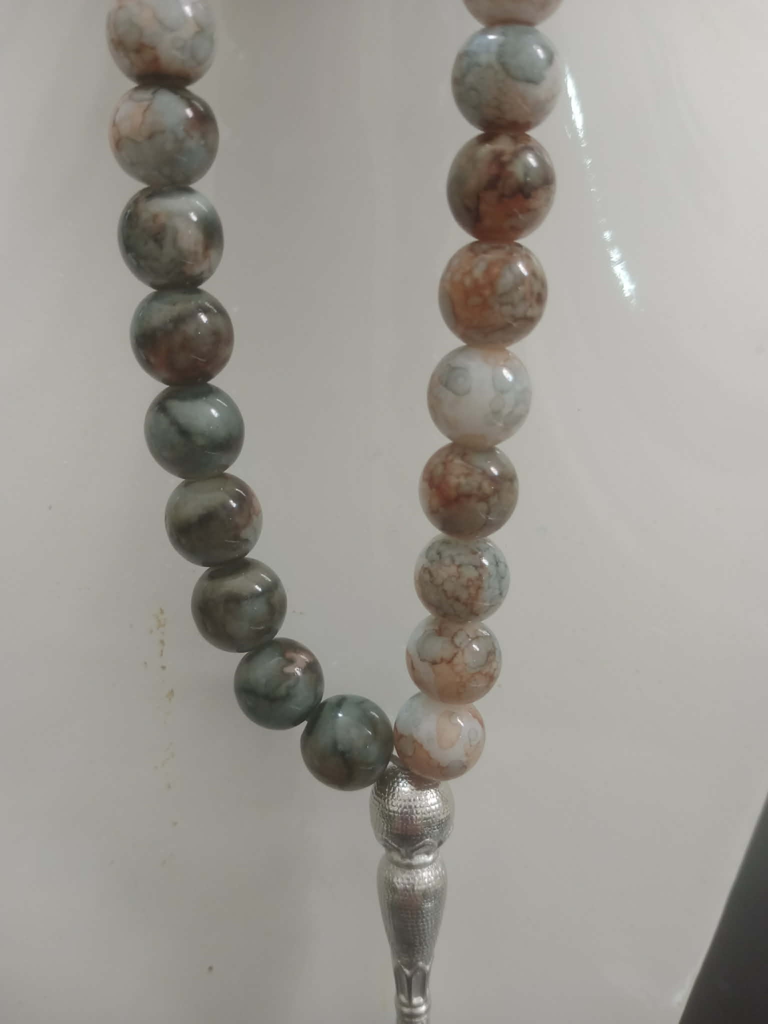 سبحة من أحجار عقيق طبيعي