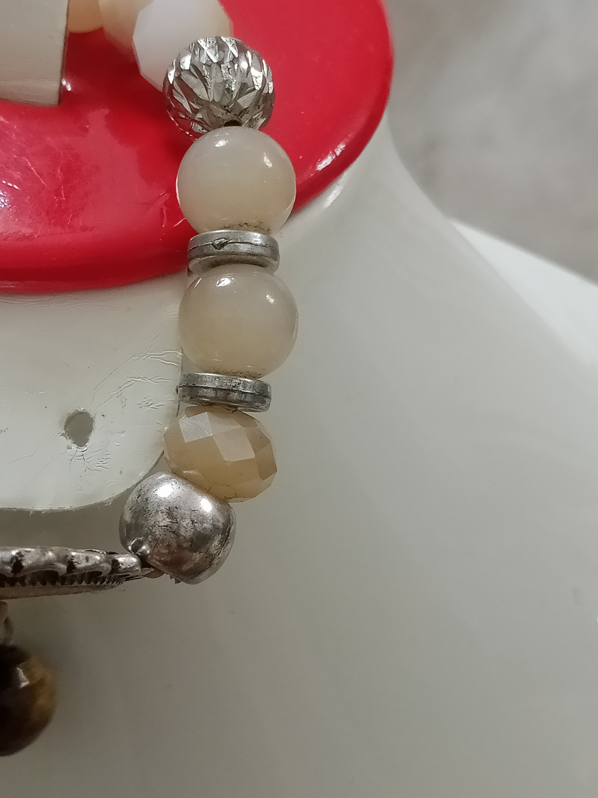 سوار تحفة من احجار طبيعية