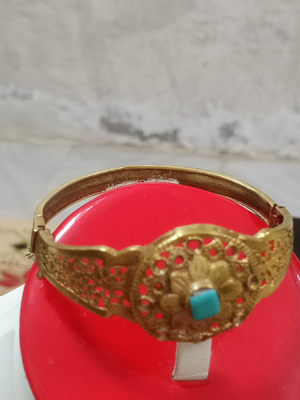 سوار قديم من نحاس اصفر حر