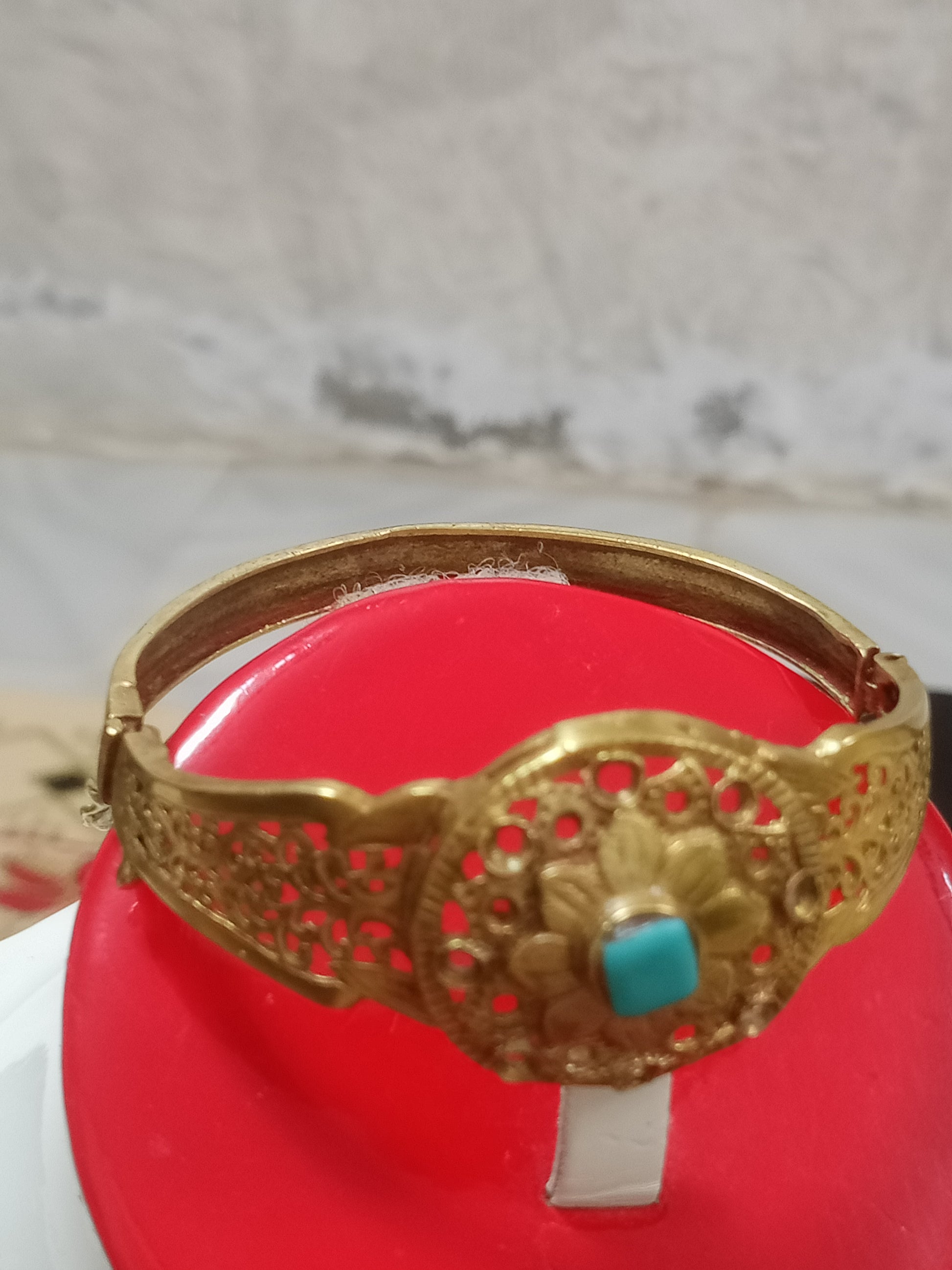 سوار قديم من نحاس اصفر حر