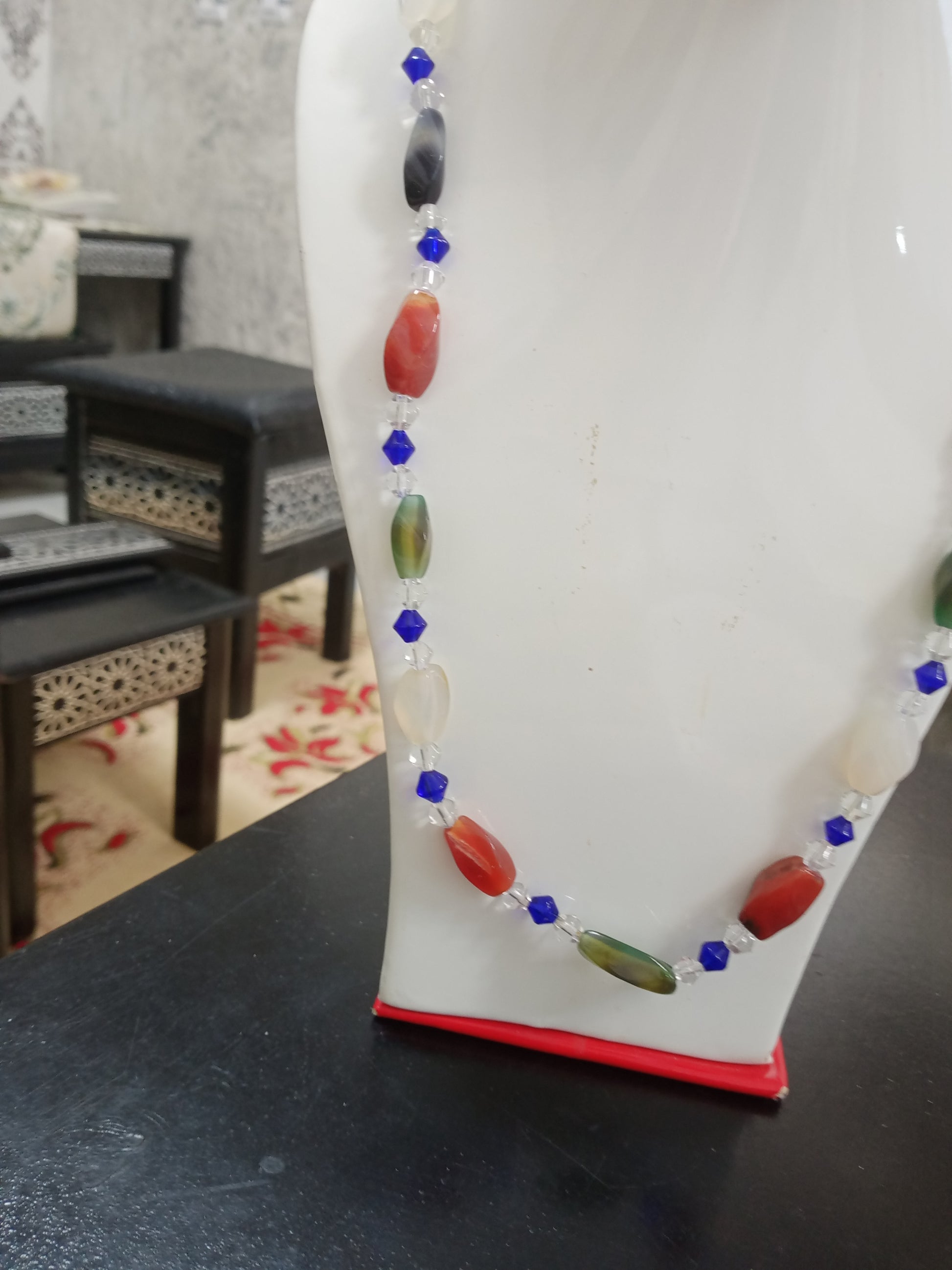 عقد جميل من احجار عقيق طبيعي