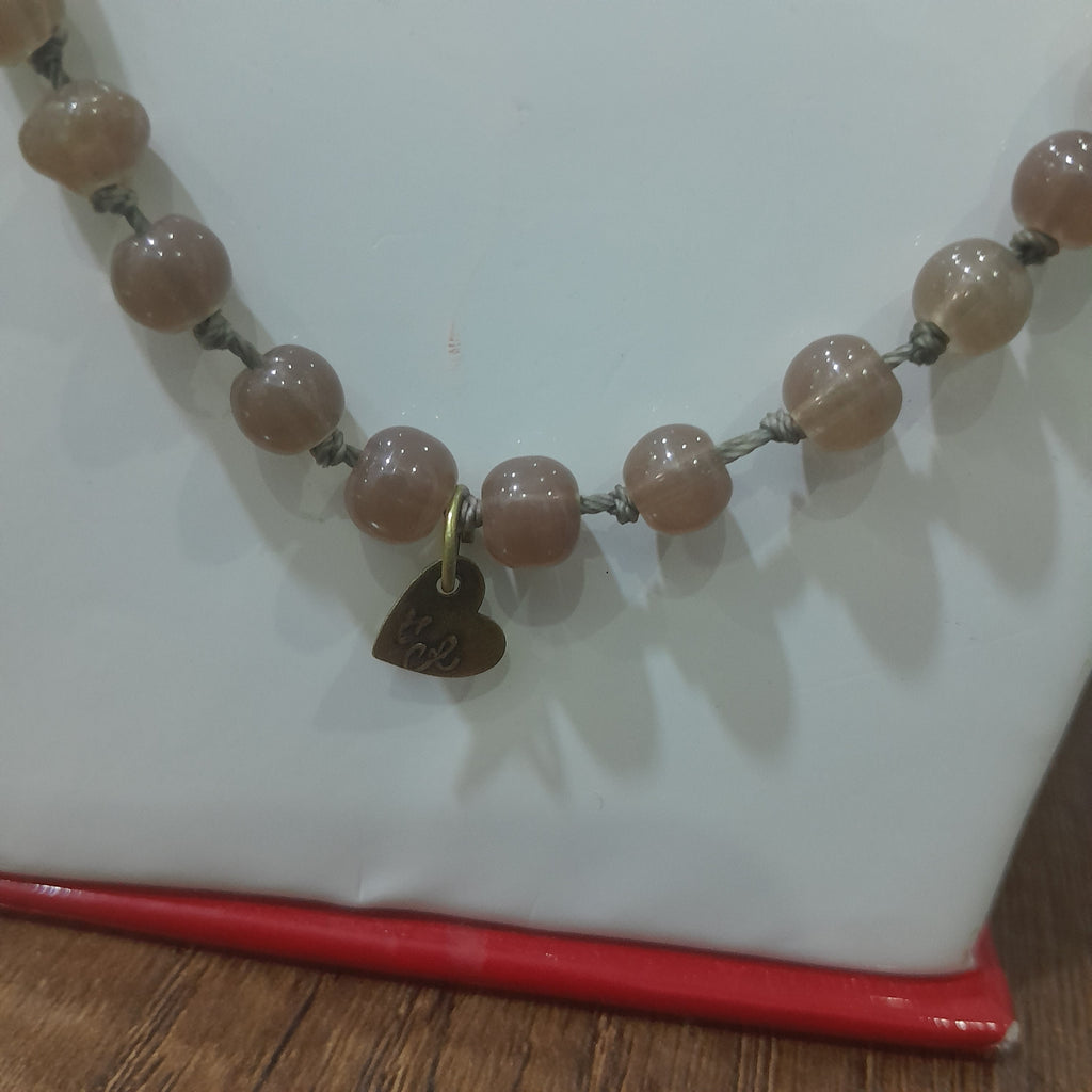 عقد طويل من عقيق طبيعي
