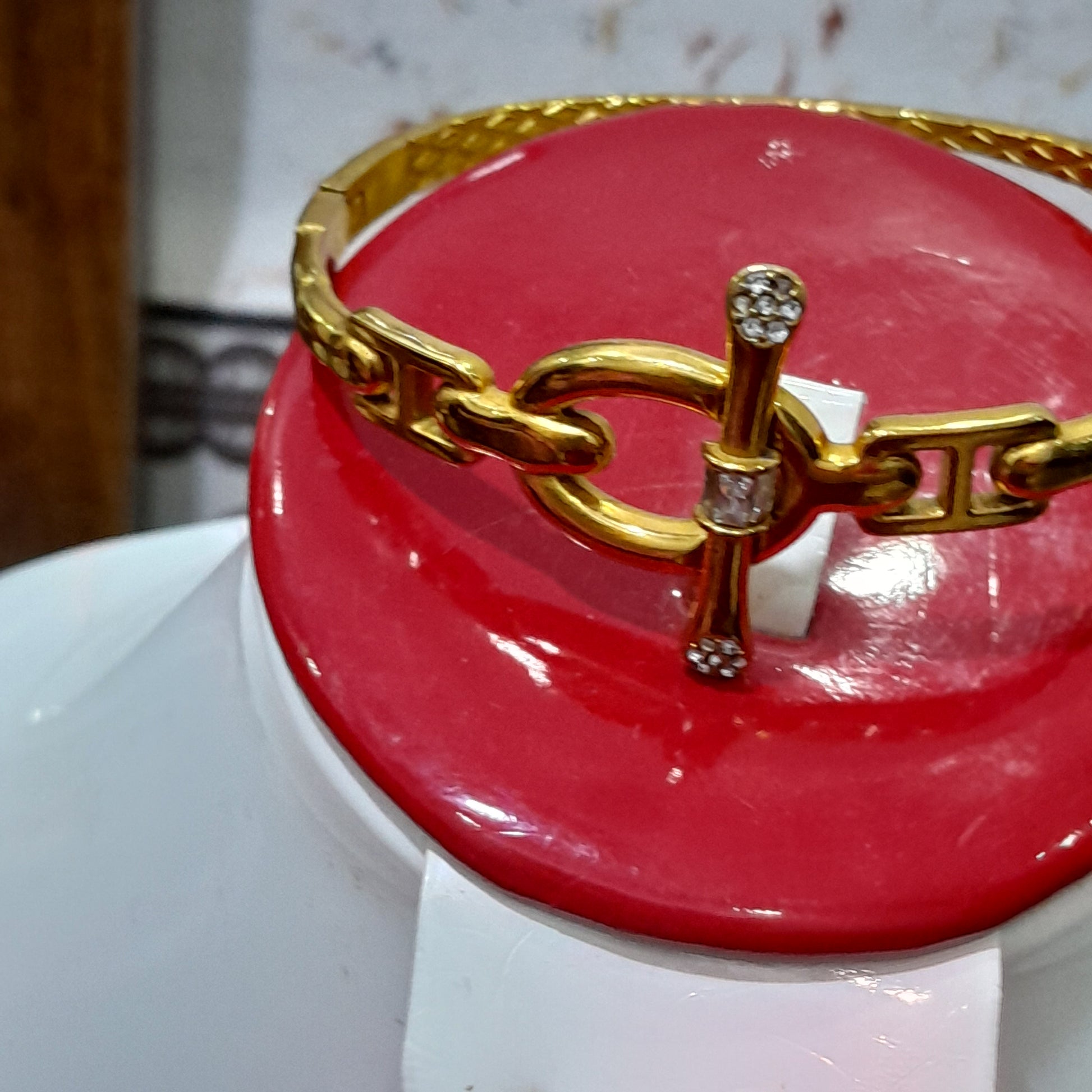 براسلي تحفة من نحاس