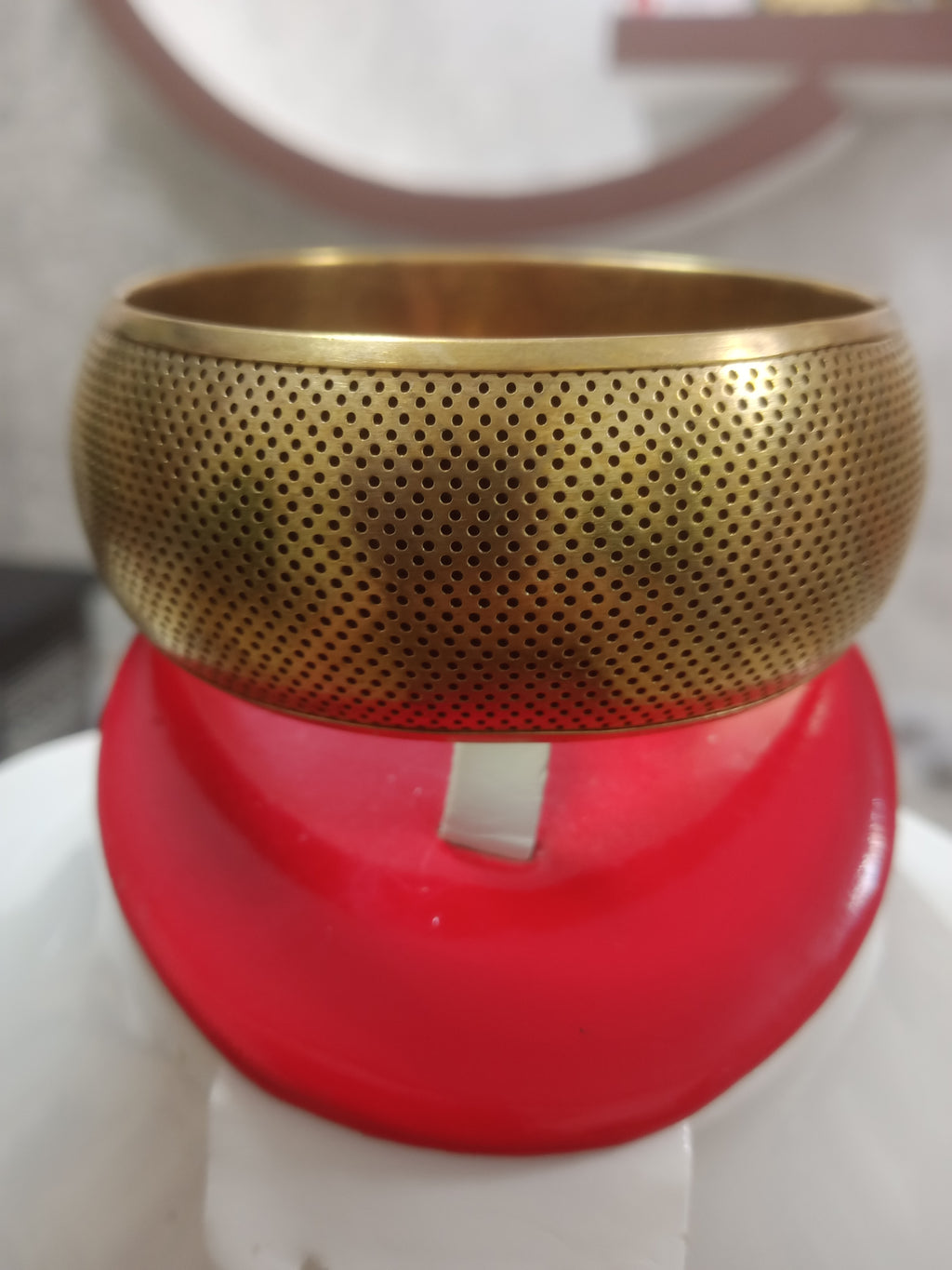 سوار تحفة من نحاس اصفر حر قطره 7 سم
