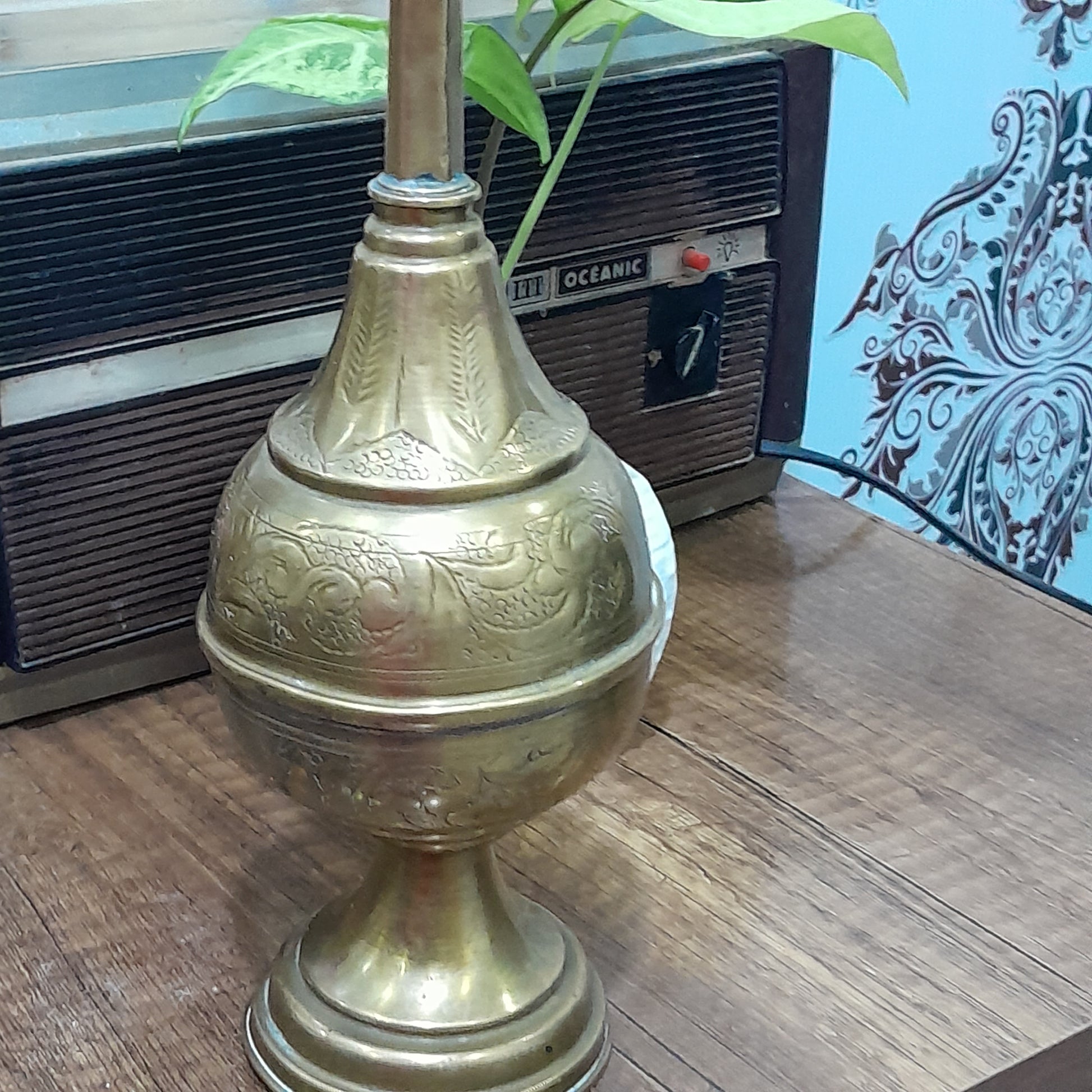 مرش قديم من نحاس