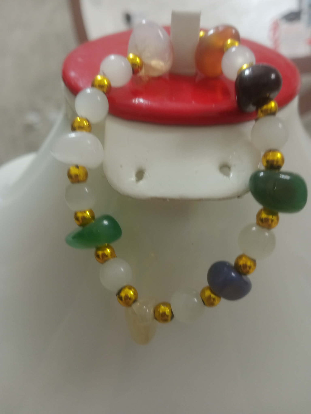 سوار بأحجار طبيعية