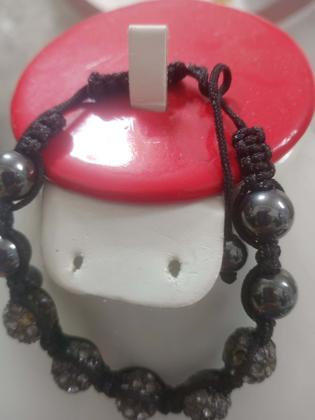سوار تحفة من أحجار هيماتيت